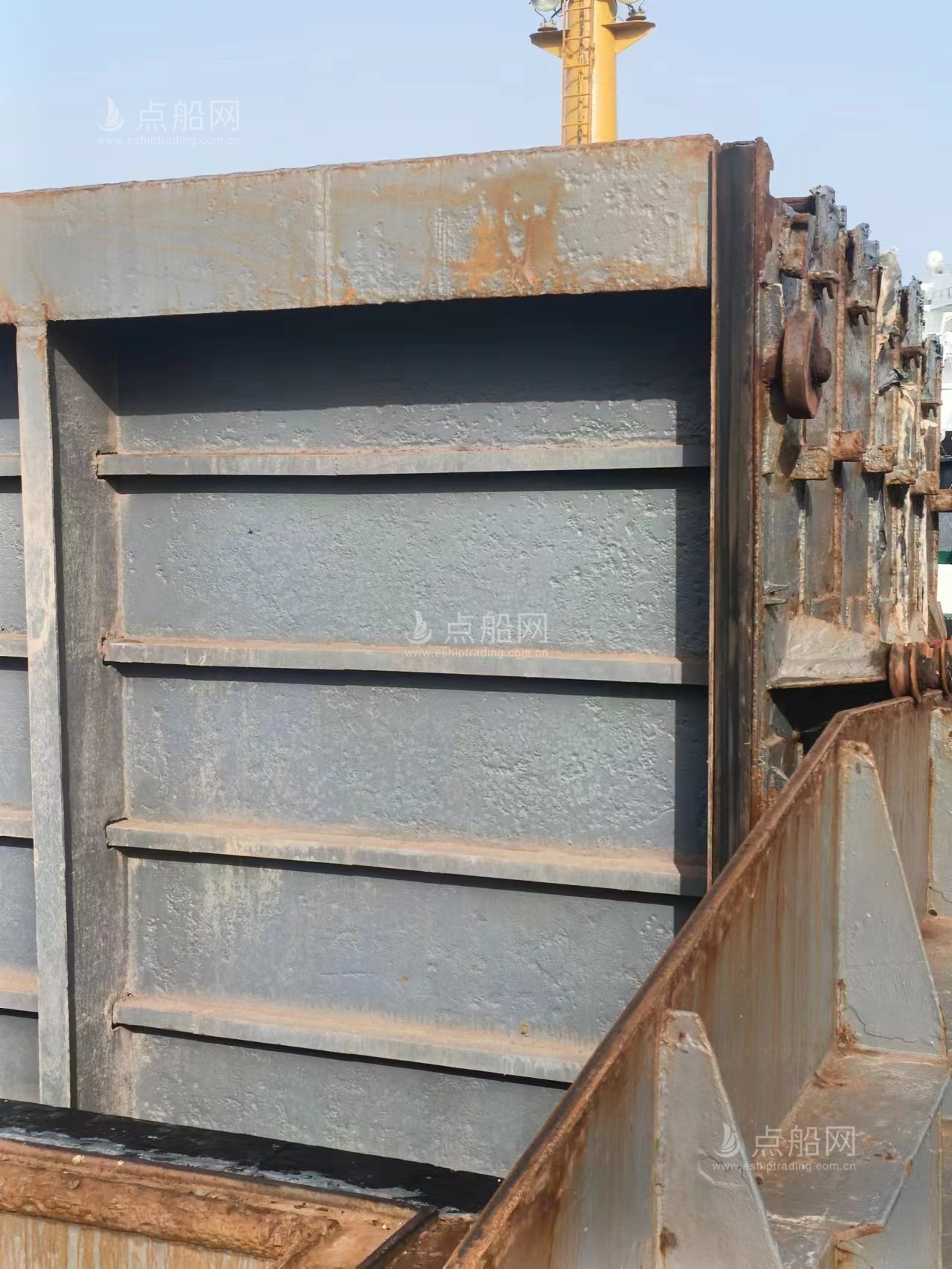 出售3000吨散货船