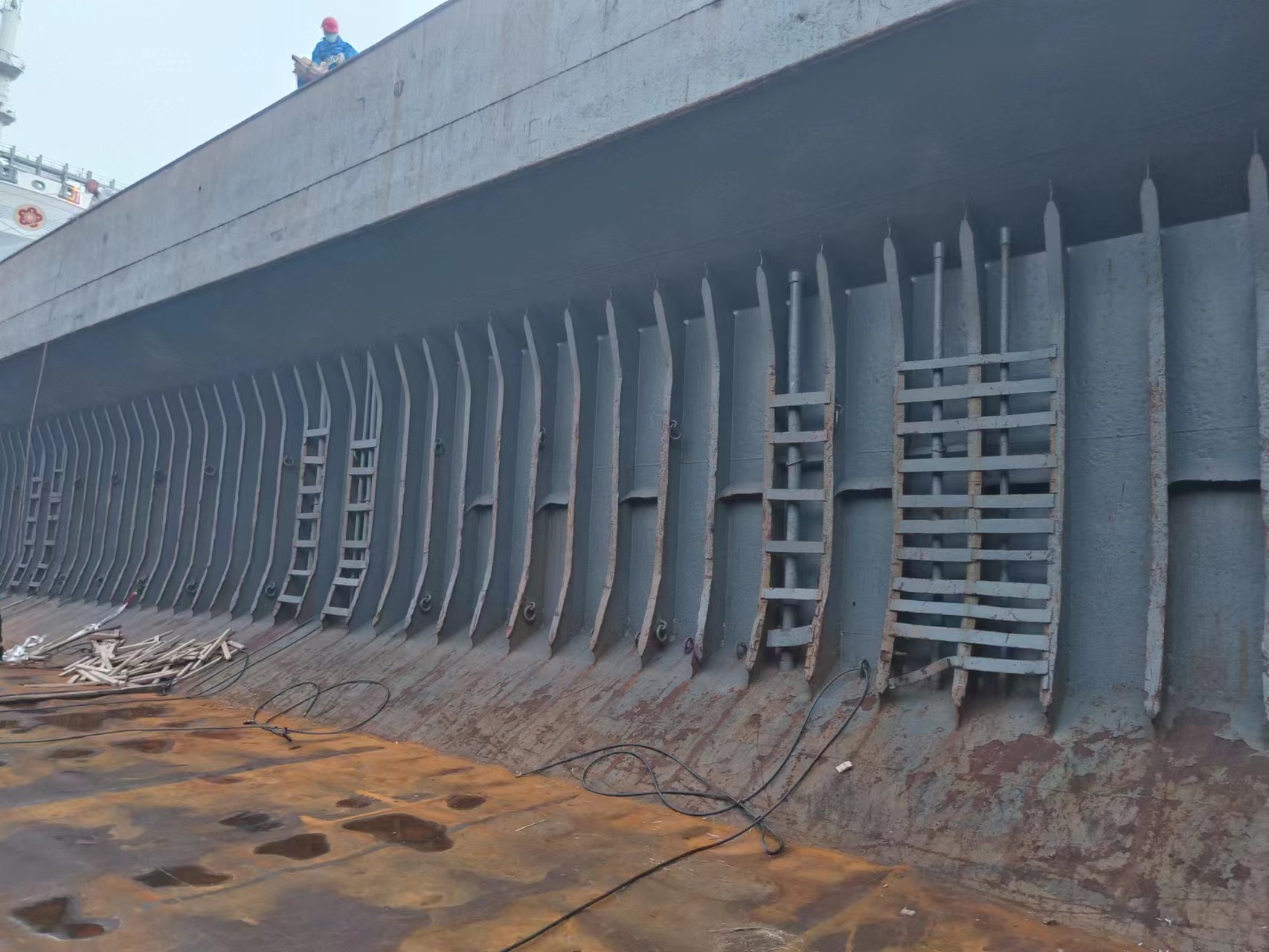 出售3000吨散货船