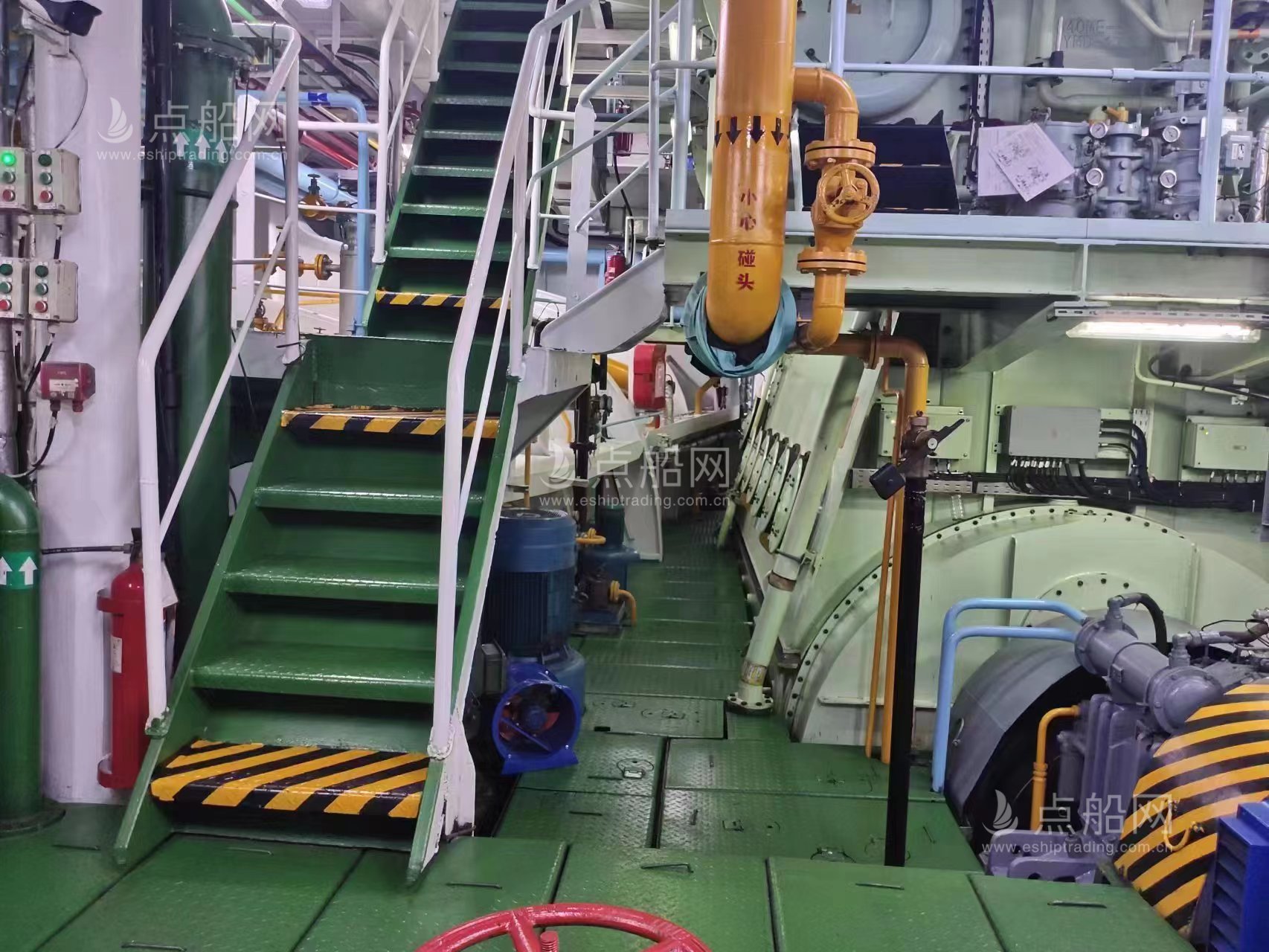 出售2120箱集装箱船