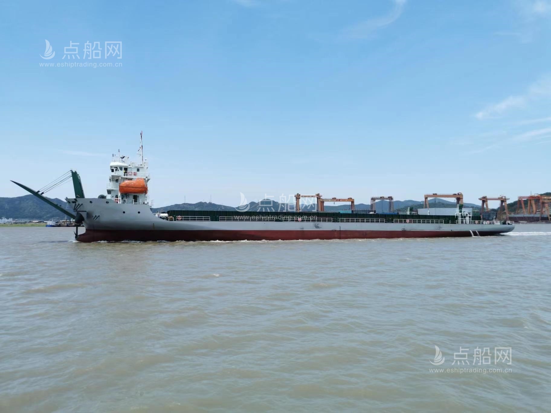 出售5060吨甲板货驳