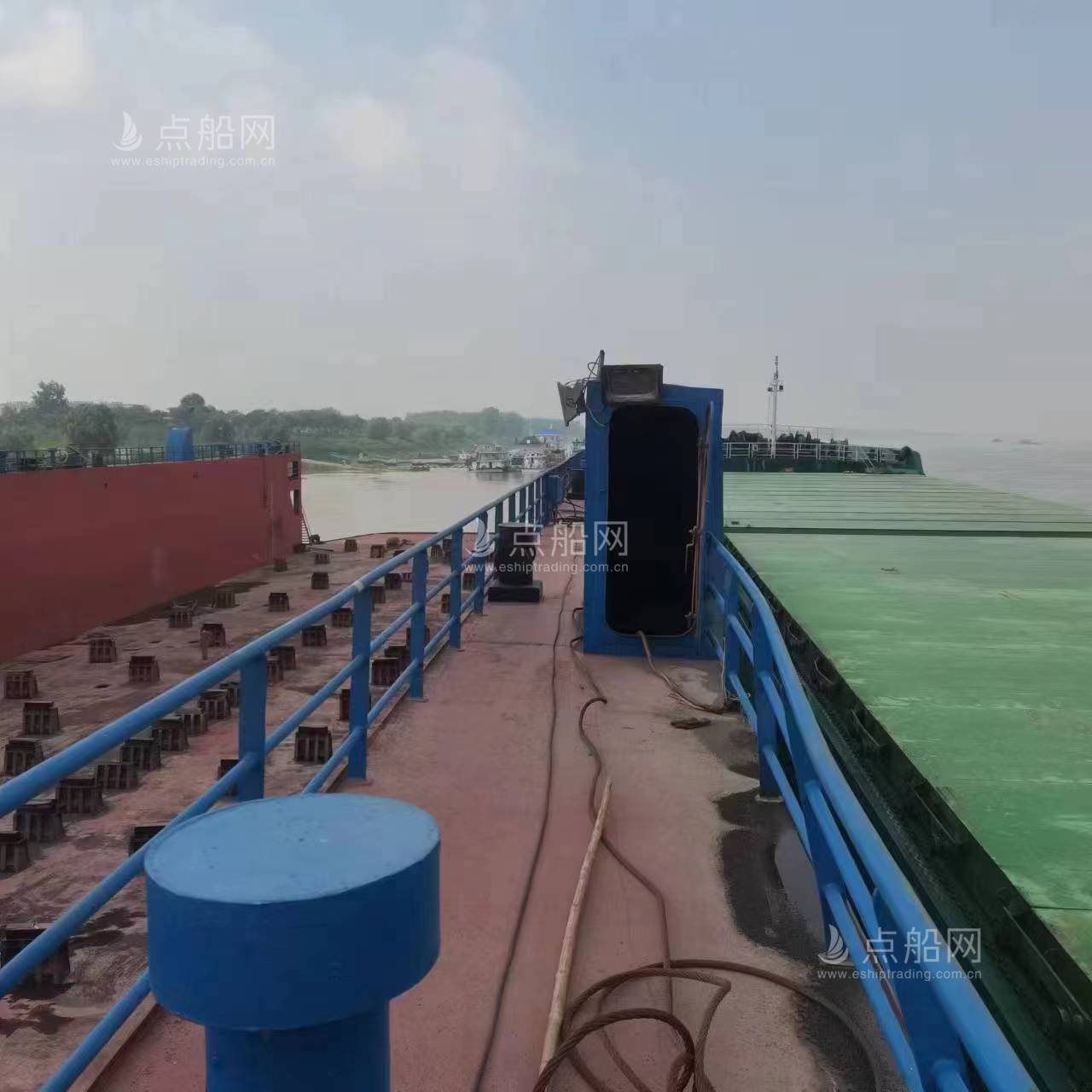 出售2600吨浮船坞