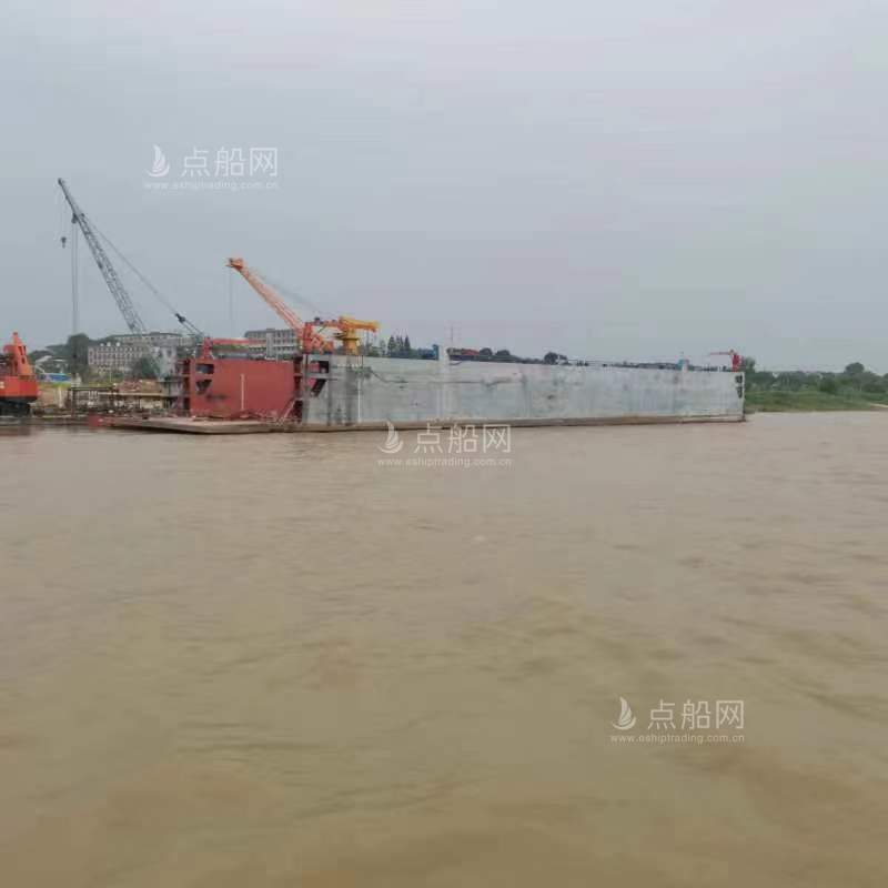 出售2600吨浮船坞