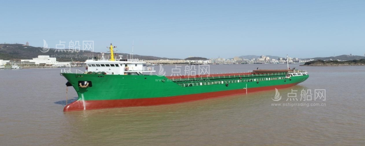 出售180标箱集装箱船