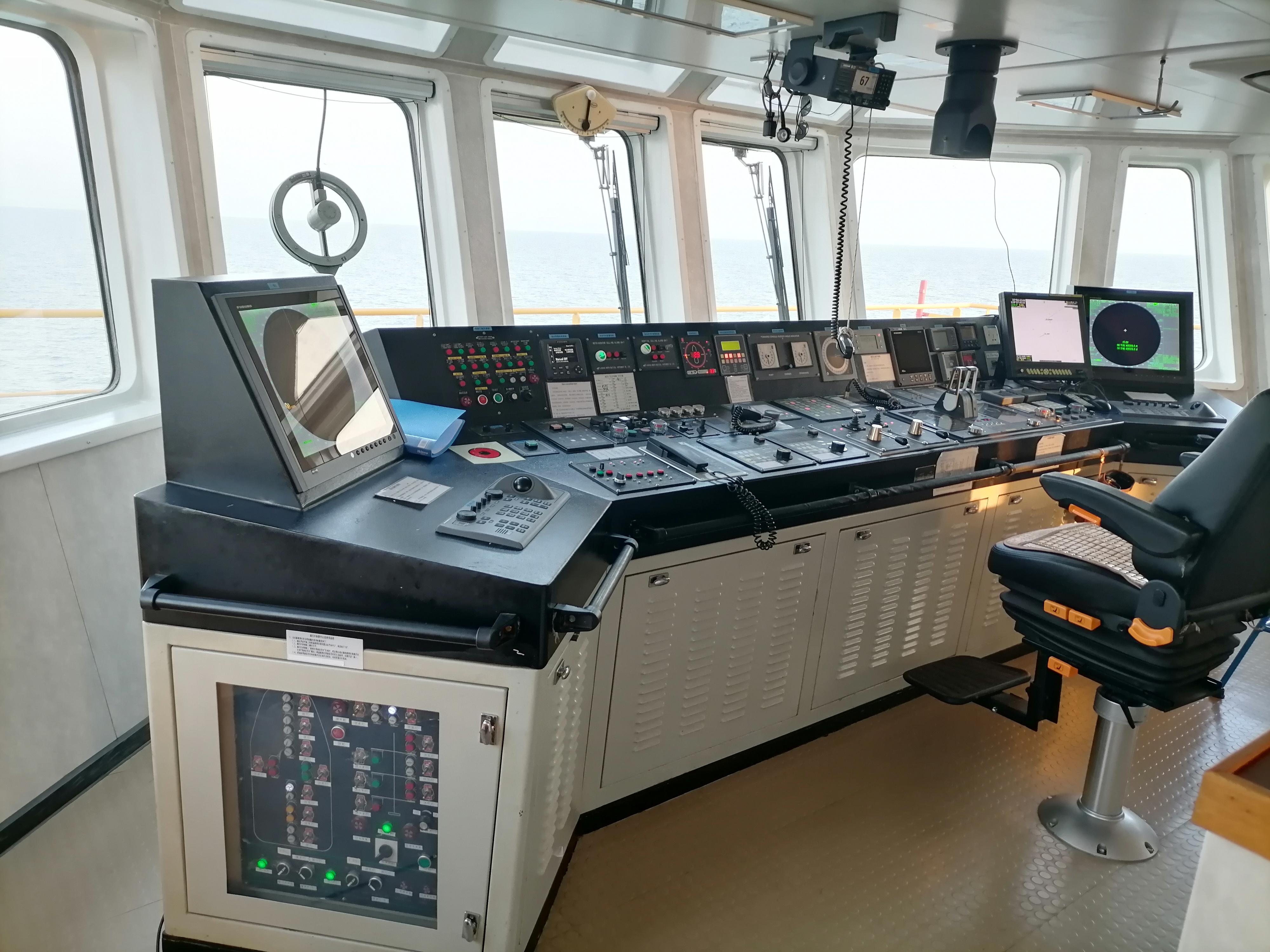 出售5222马力三用拖轮