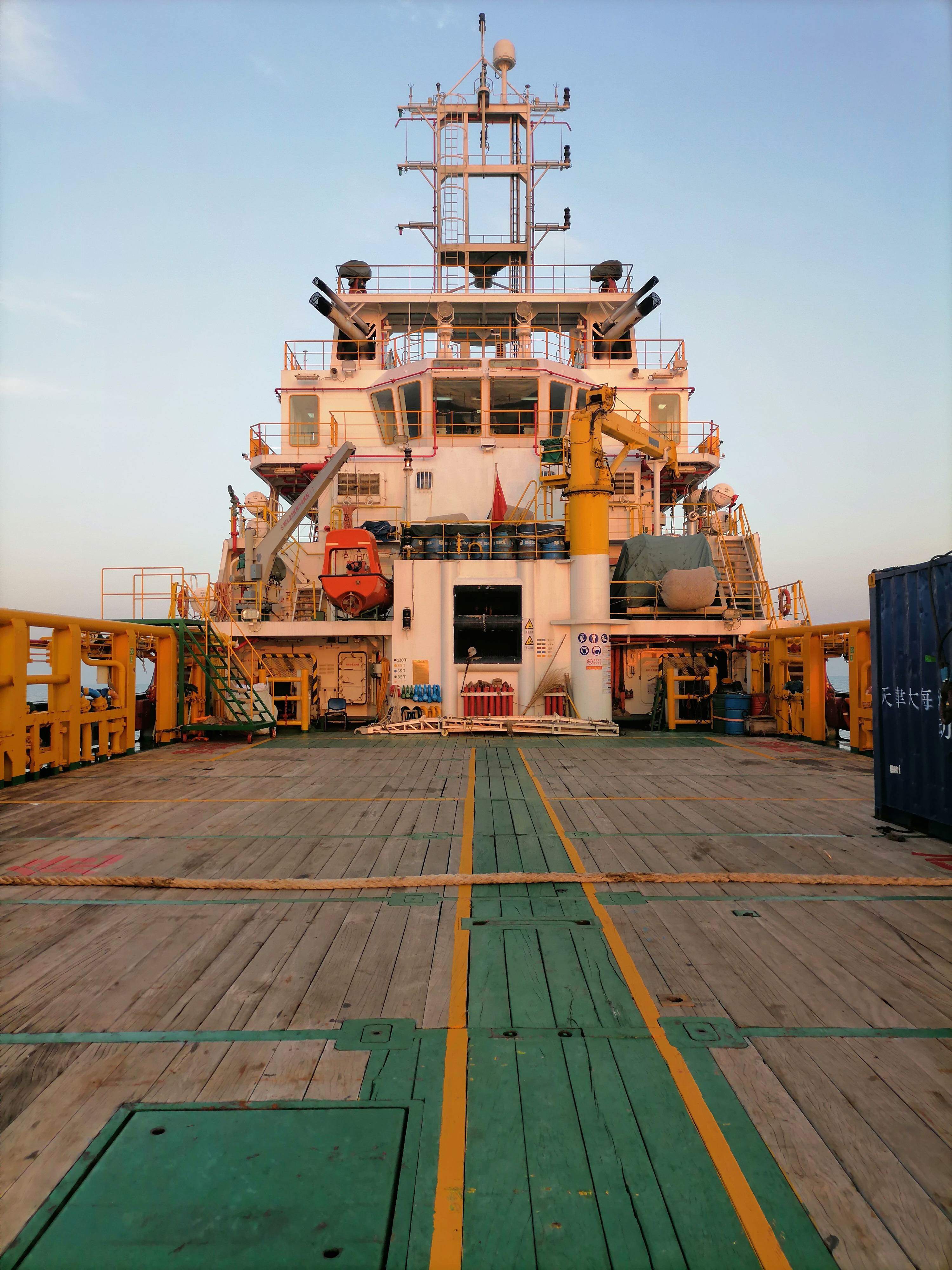 出售5222马力三用拖轮