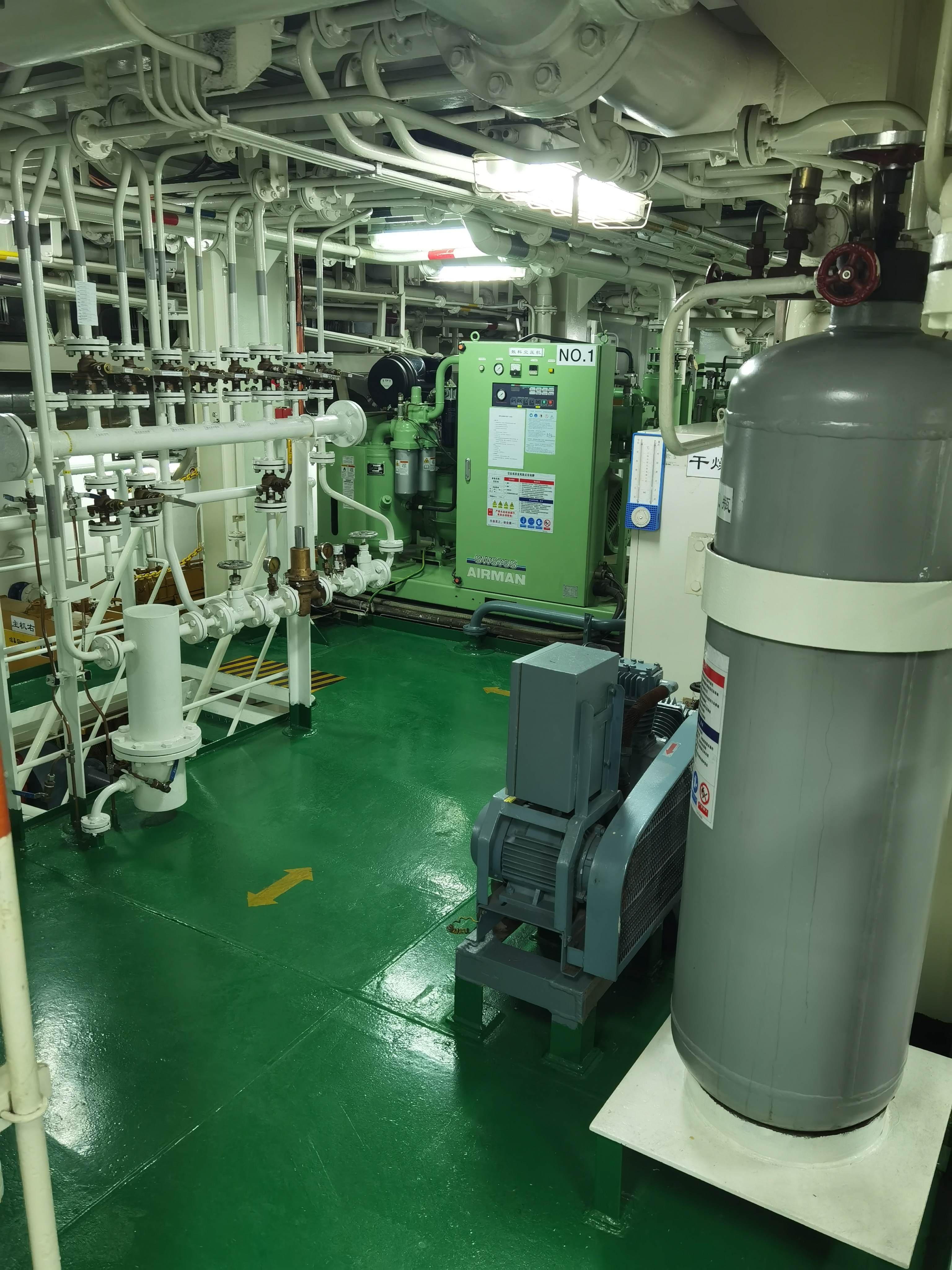 出售5222马力三用拖轮