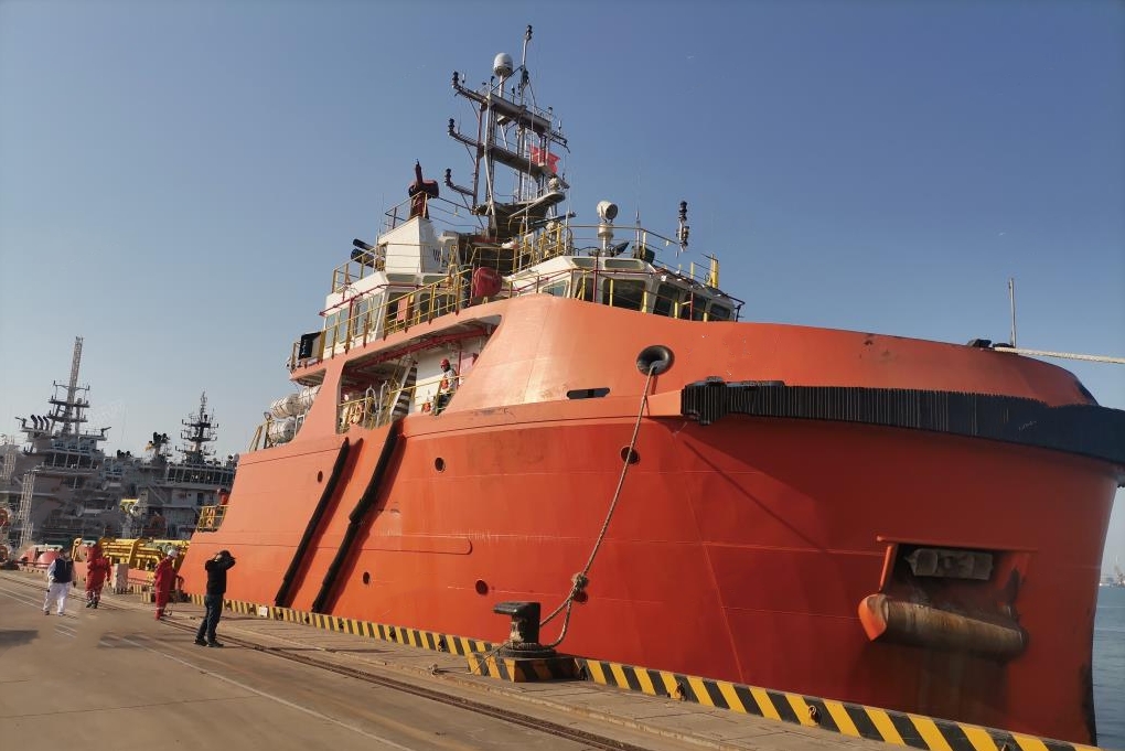 出售5222马力三用拖轮