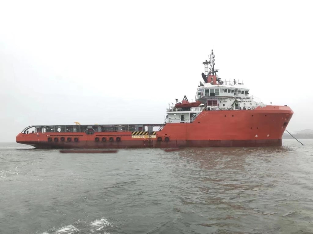 出售10869马力三用拖轮