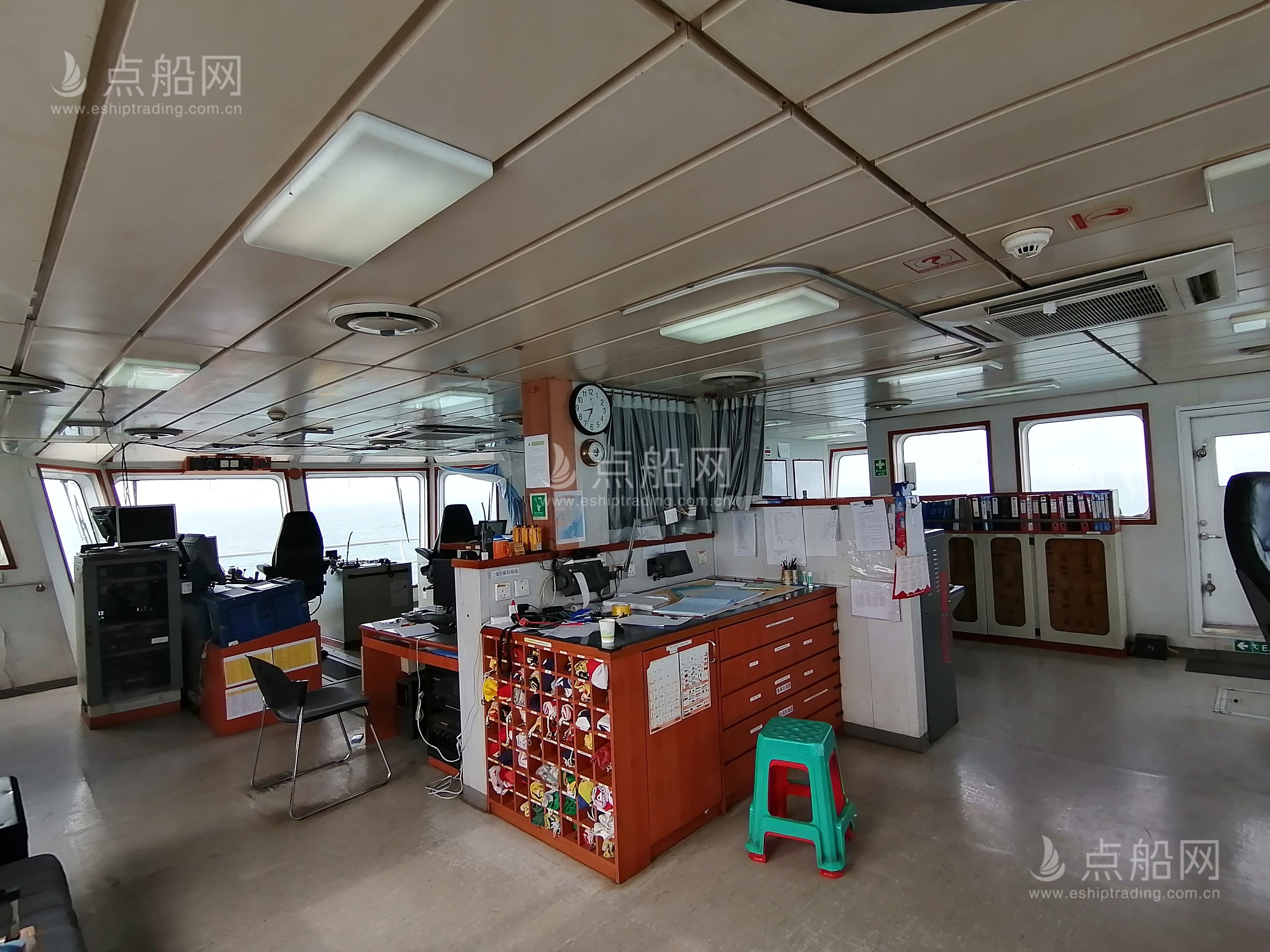 出售12240马力三用拖轮