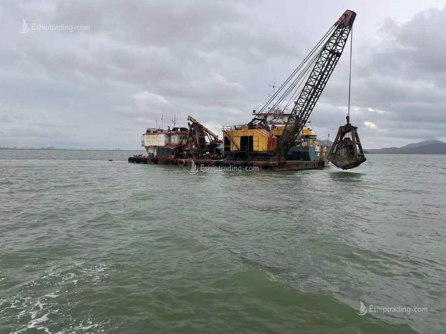 8 m³ Grab Dredger For Sale