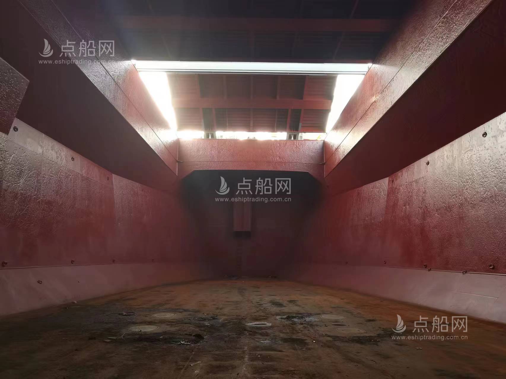 出售8000吨散货船