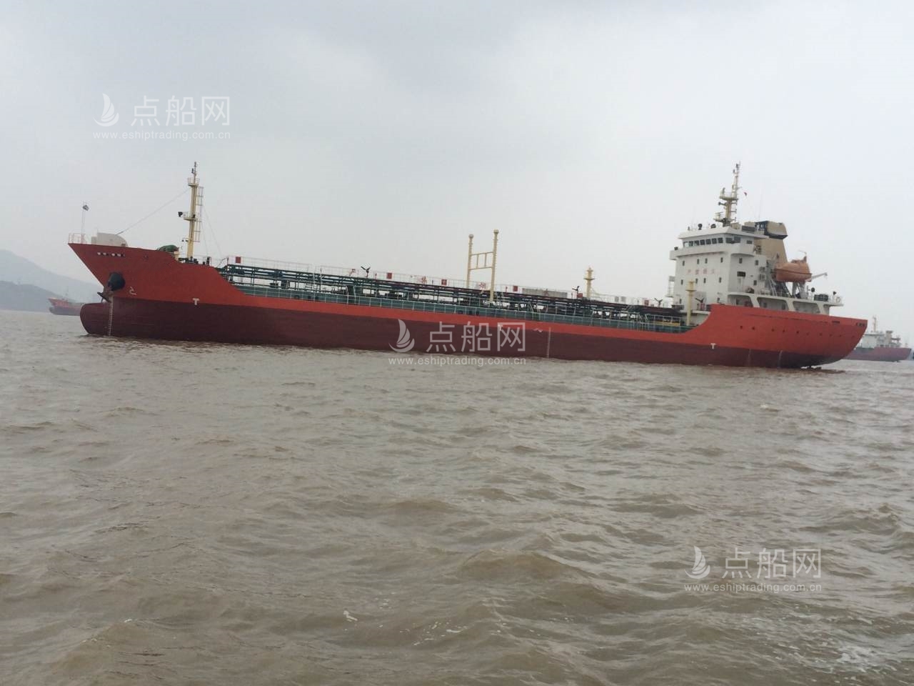 出售4300吨成品油船