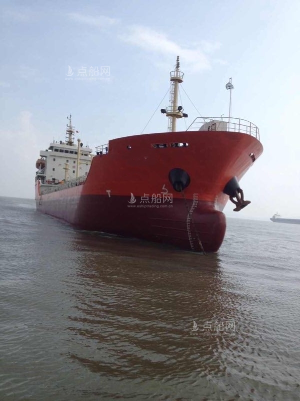 出售4300吨成品油船