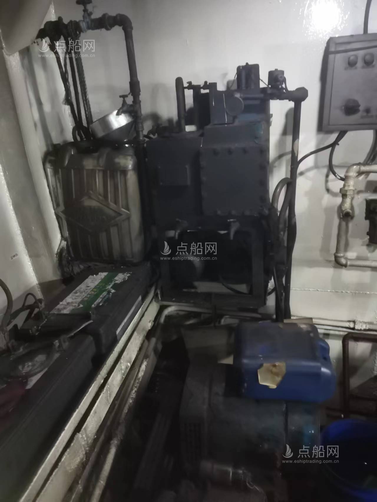 出售571吨溢油回收处置船
