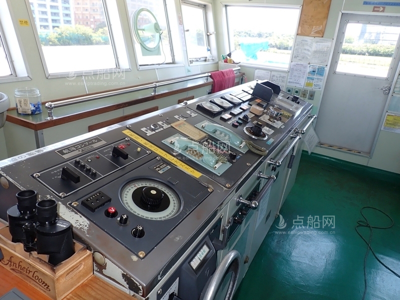 出售2900吨成品油船
