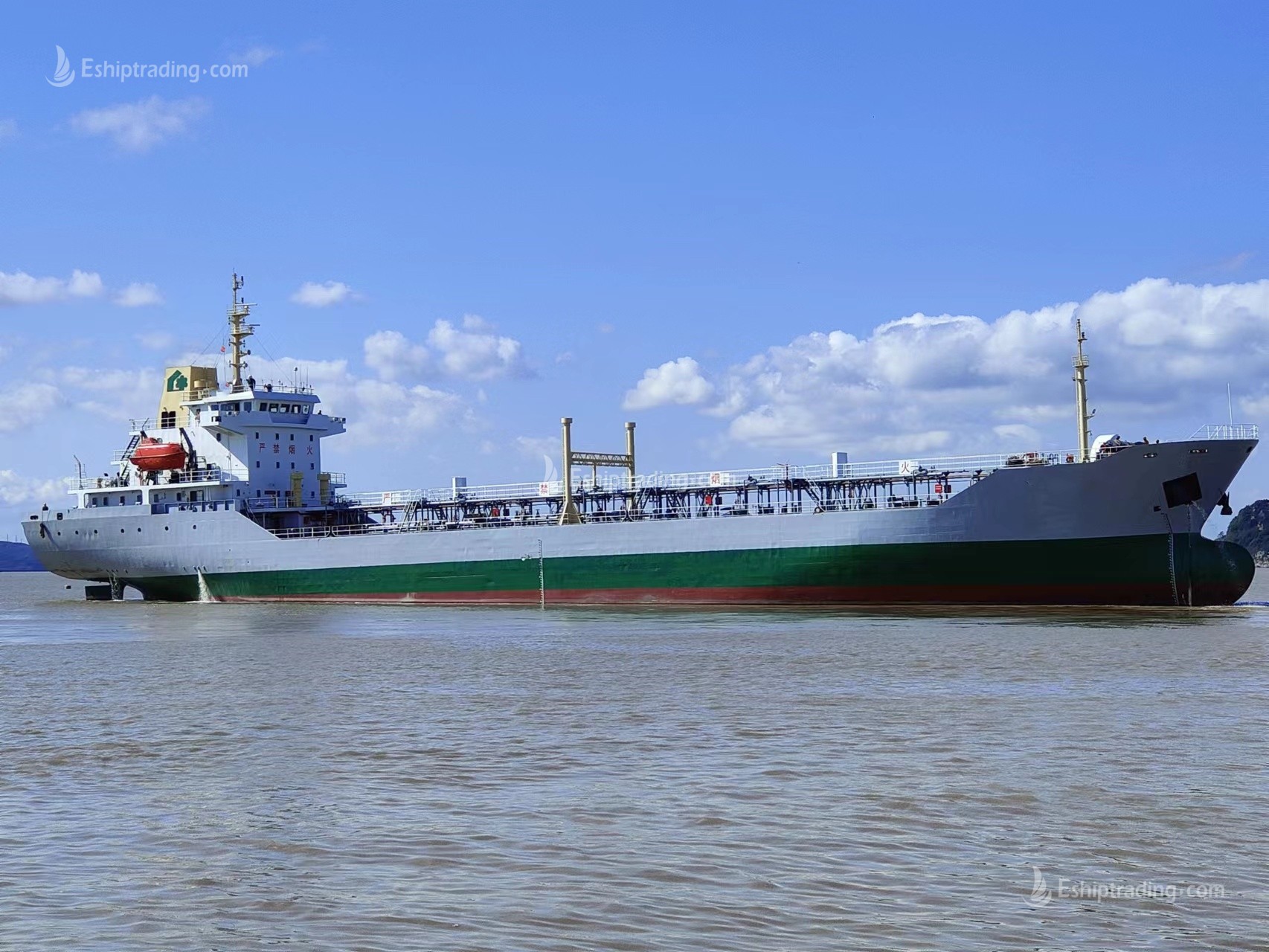 6600 T Product Oil Tanker For Sale