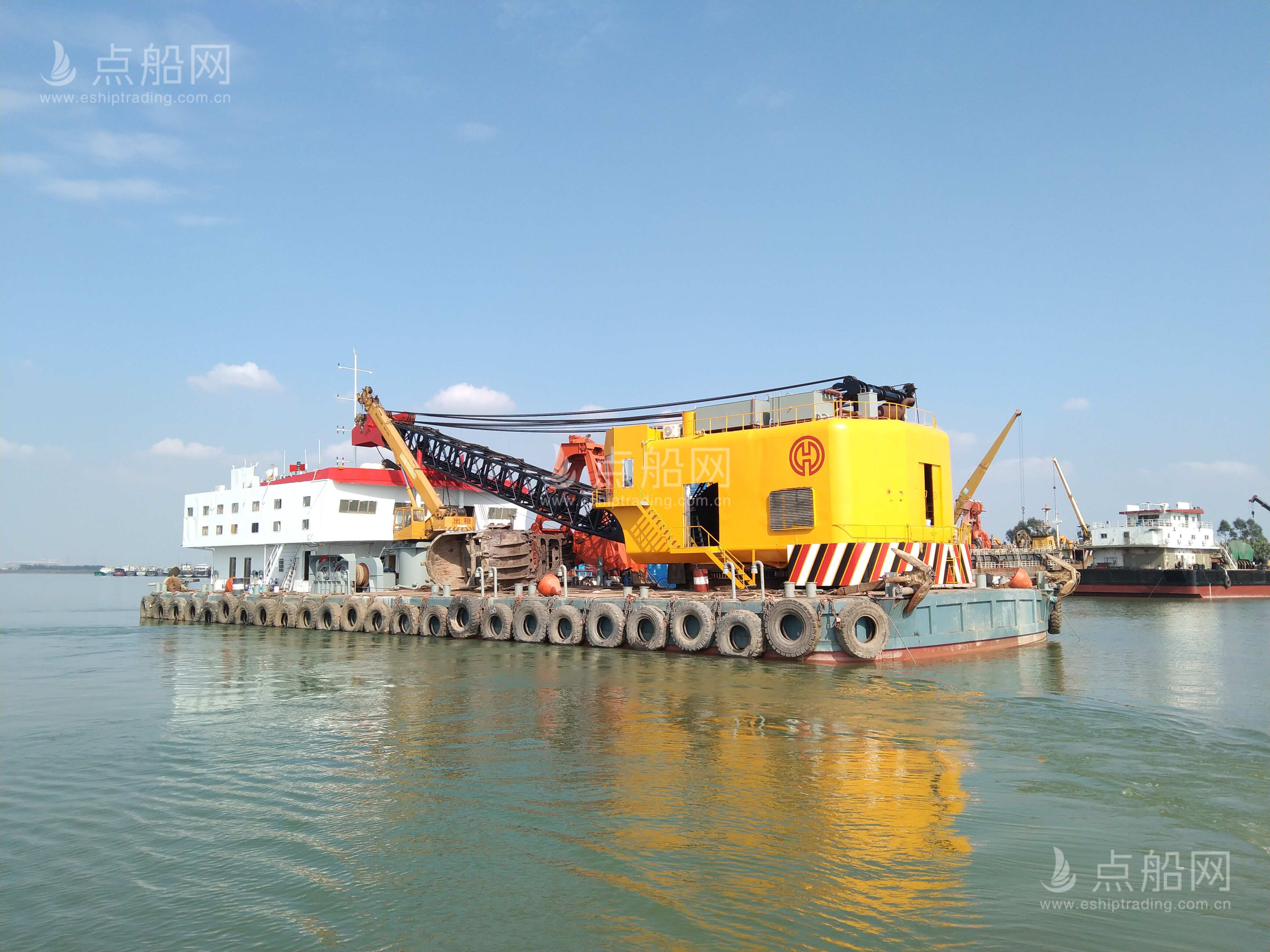 出售13m³抓斗挖泥船