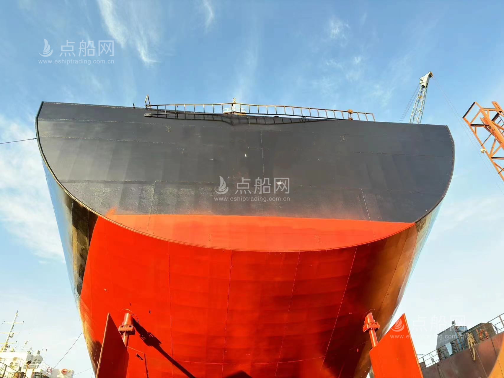 出售7600吨散货船