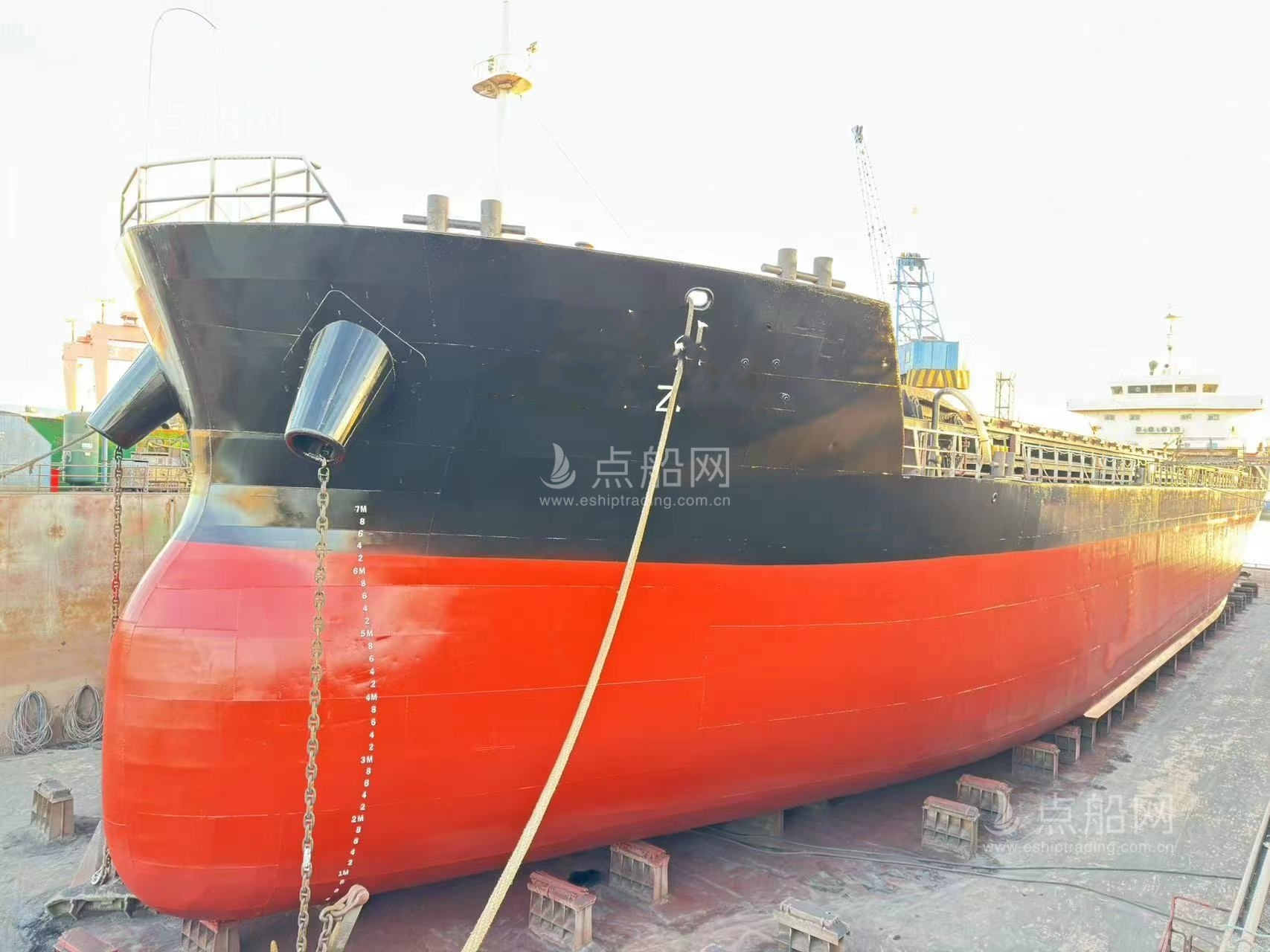 出售7600吨散货船