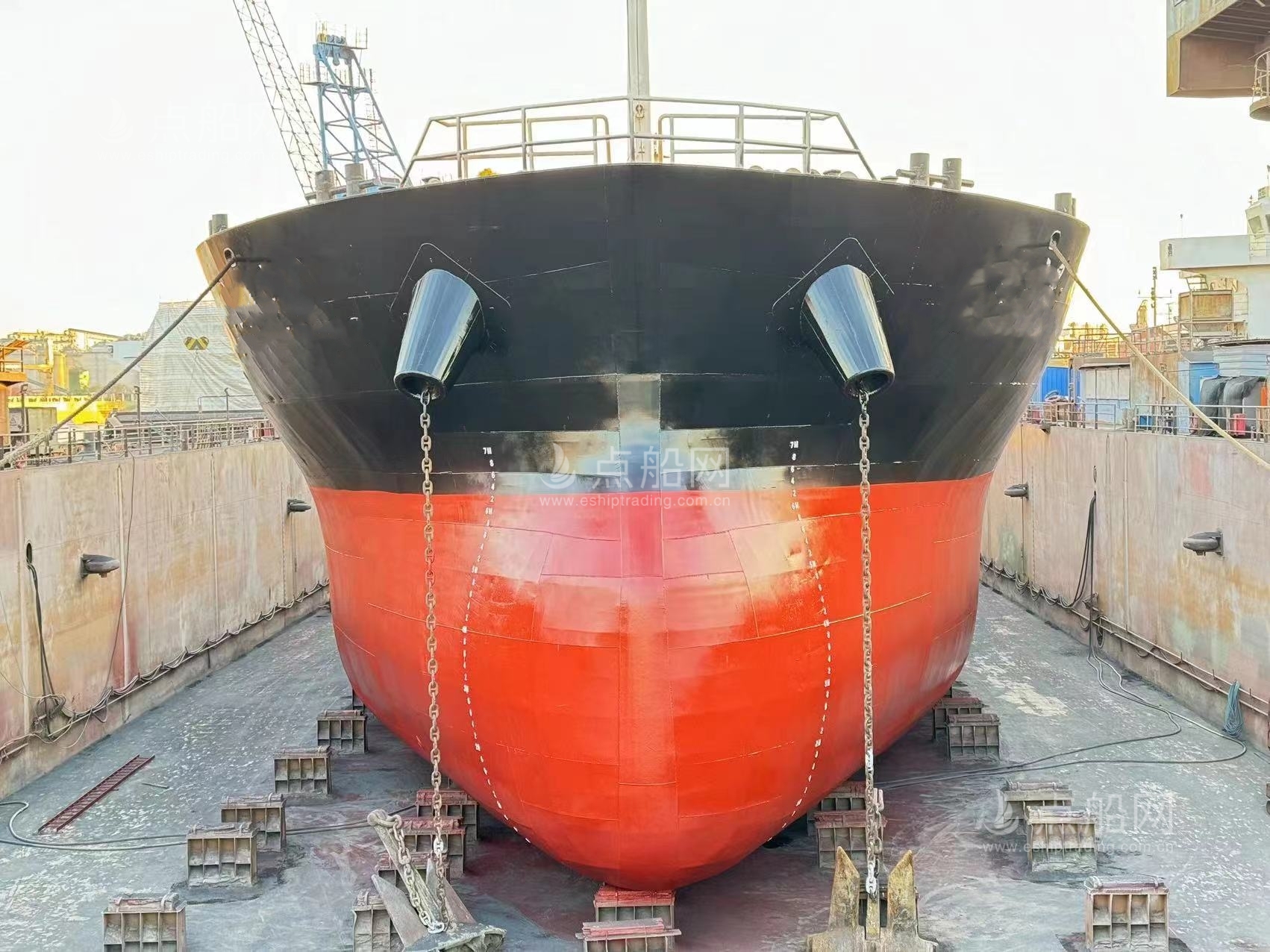 出售7600吨散货船