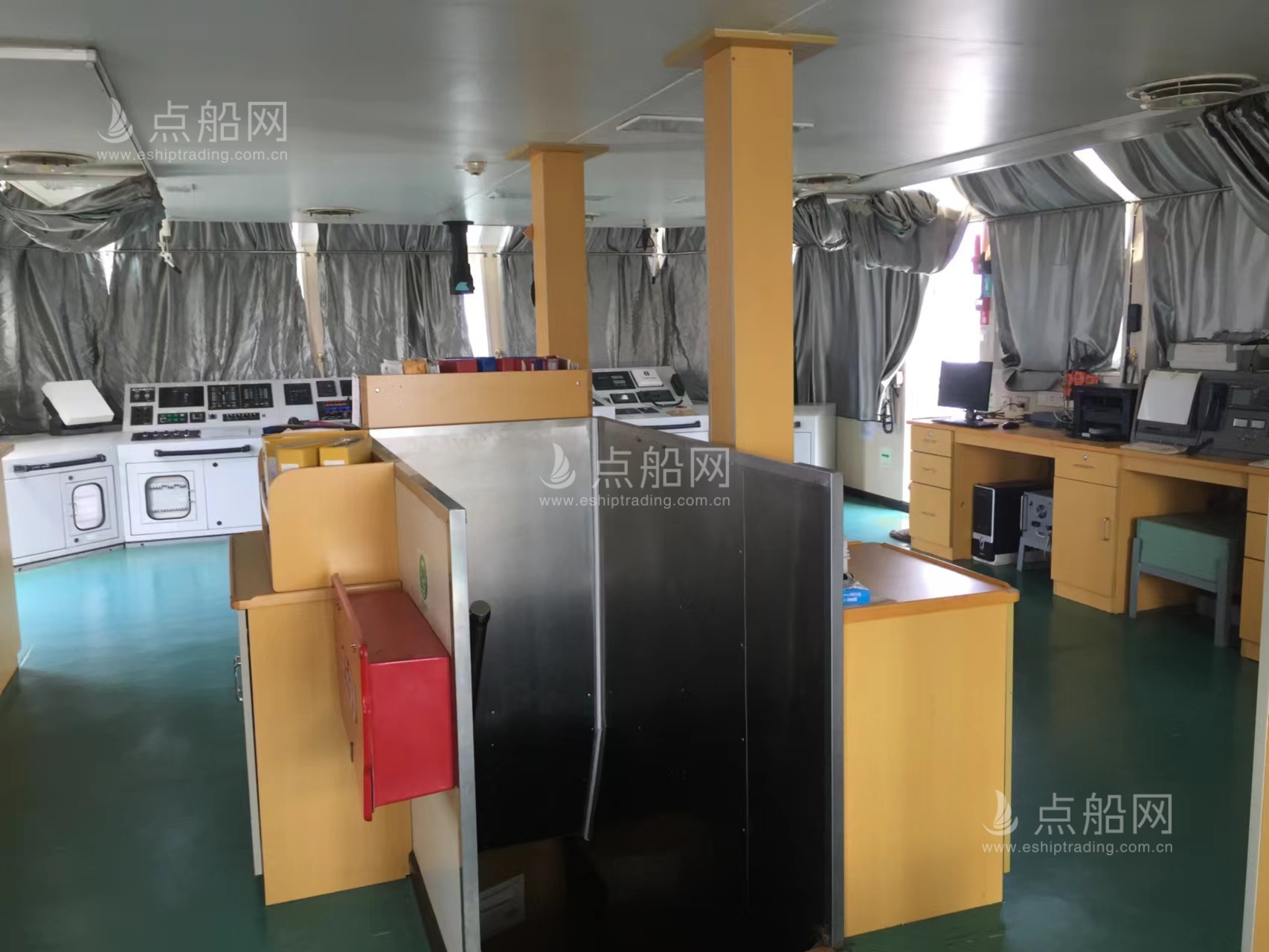 出售5222马力三用拖轮