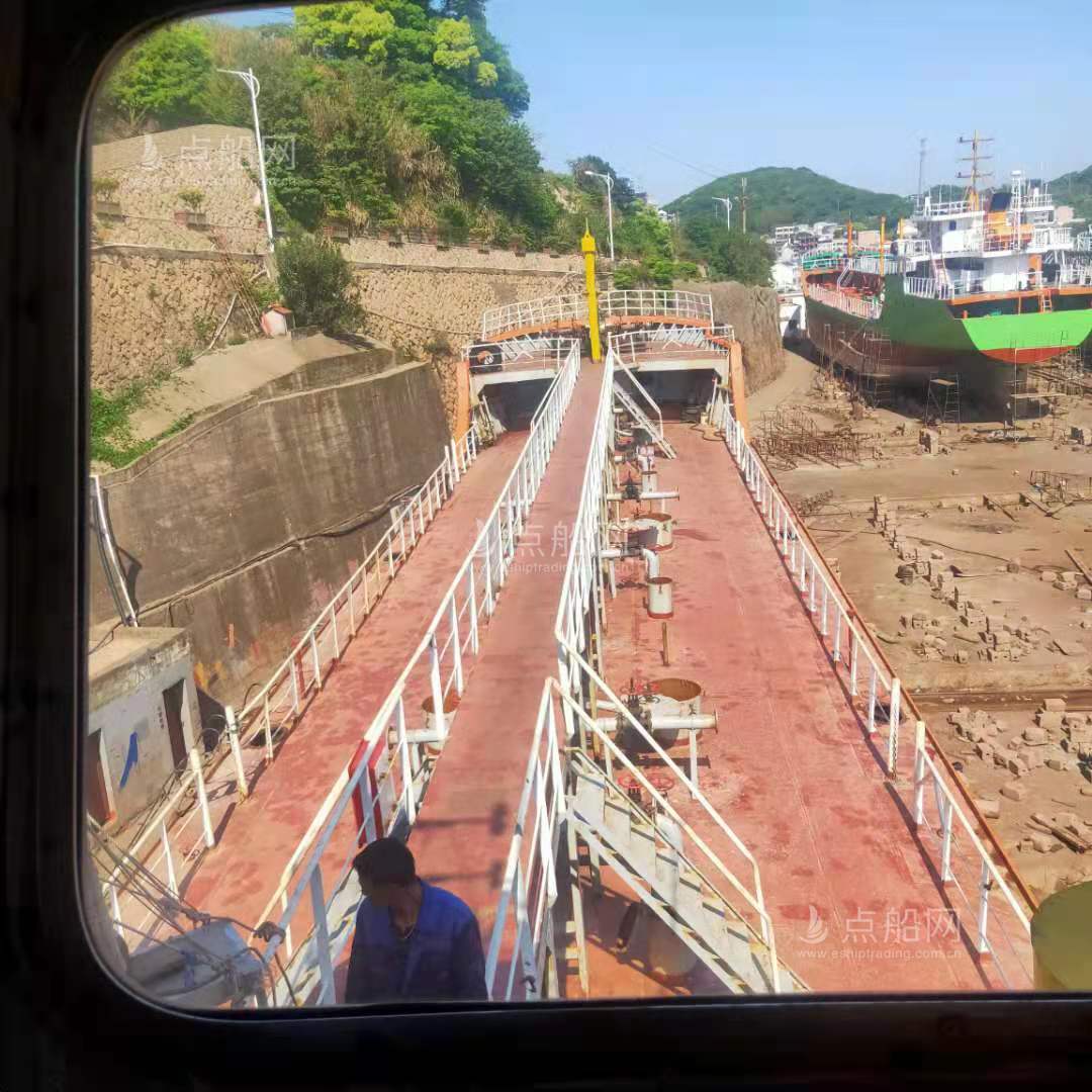 出售908吨加油船