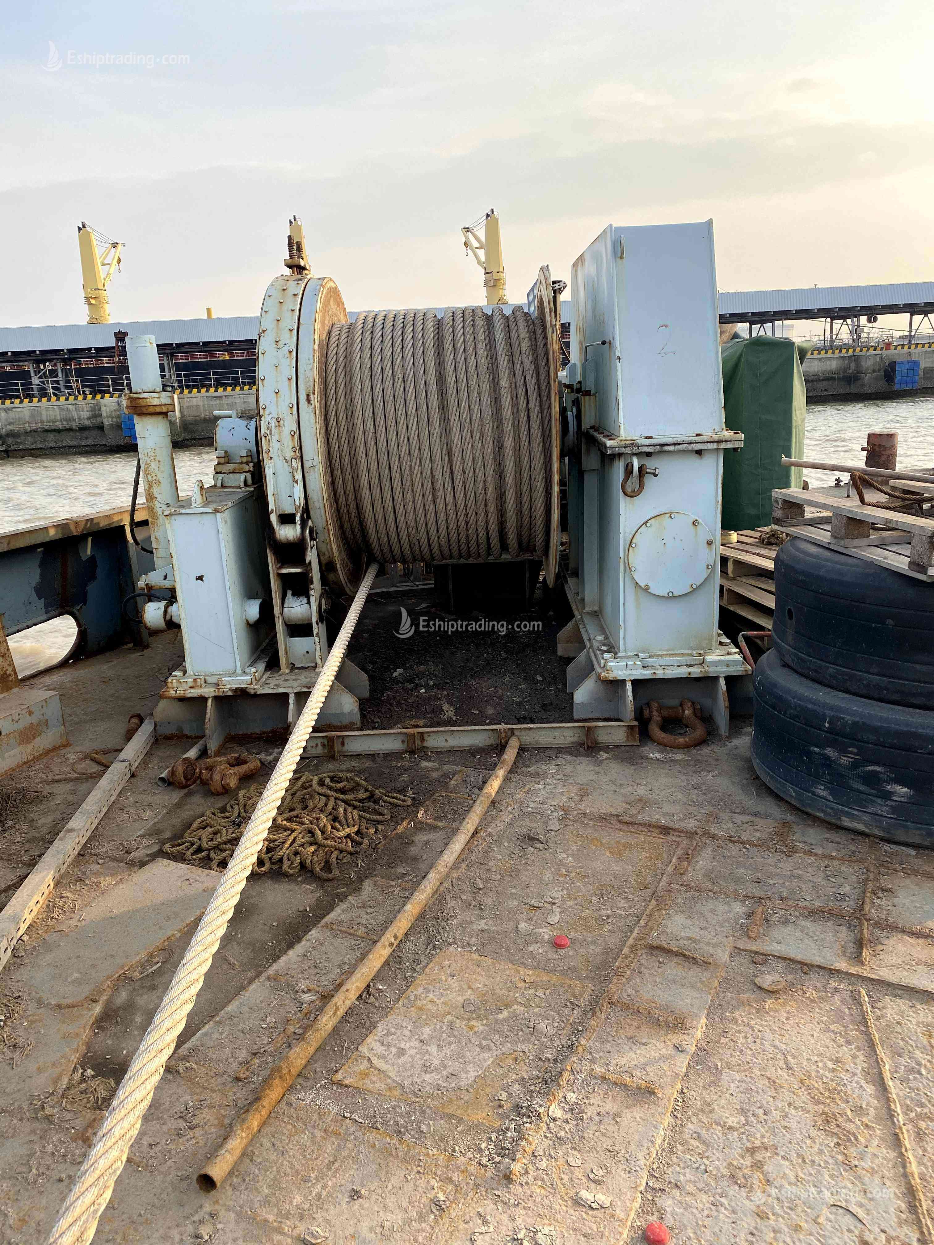 270 FT Non-self-propelled deck barge For Sale