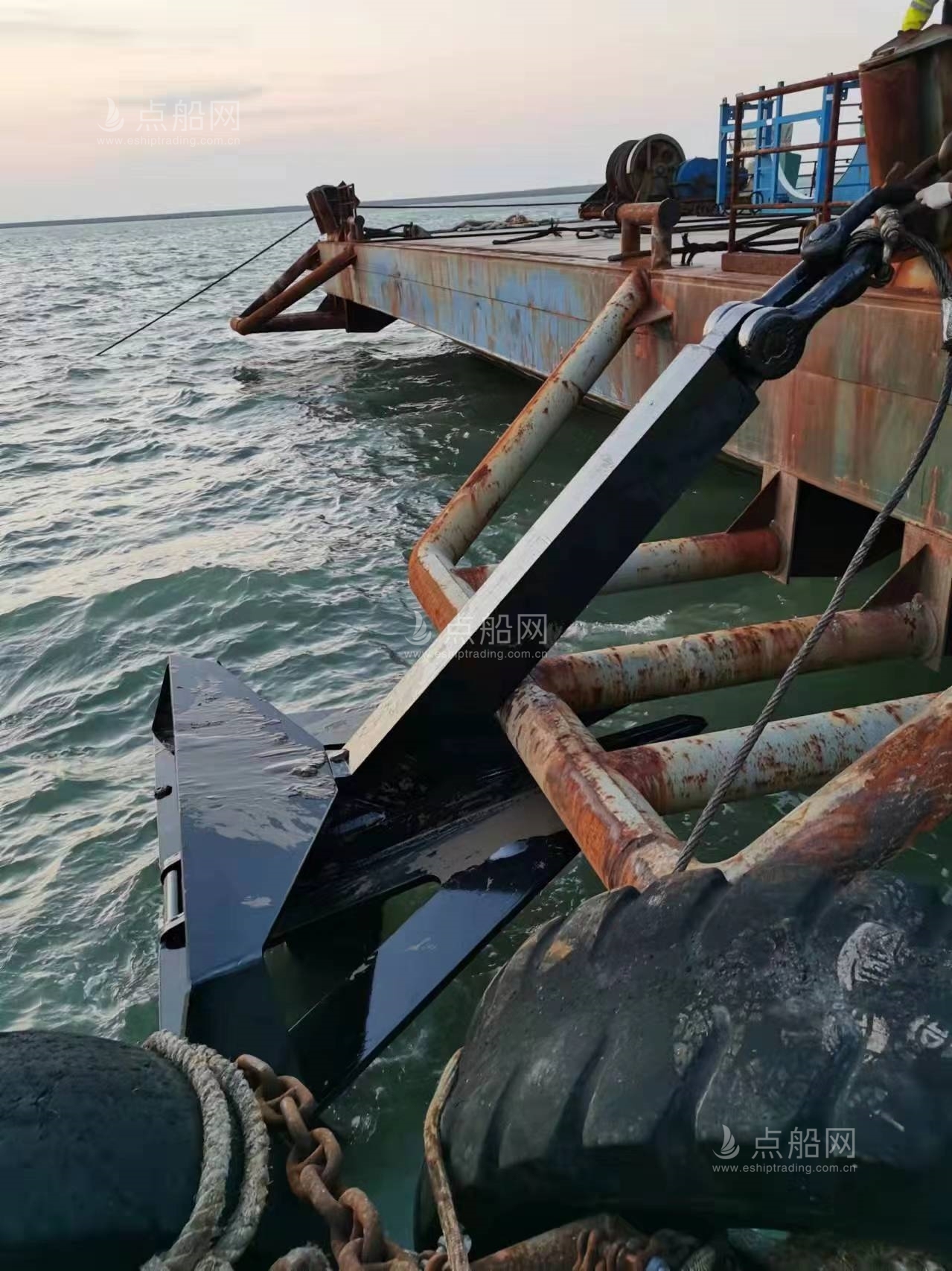 出售310尺无动力驳船