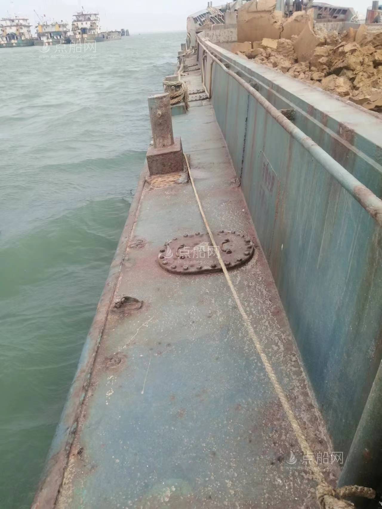 出售700m³开体泥驳