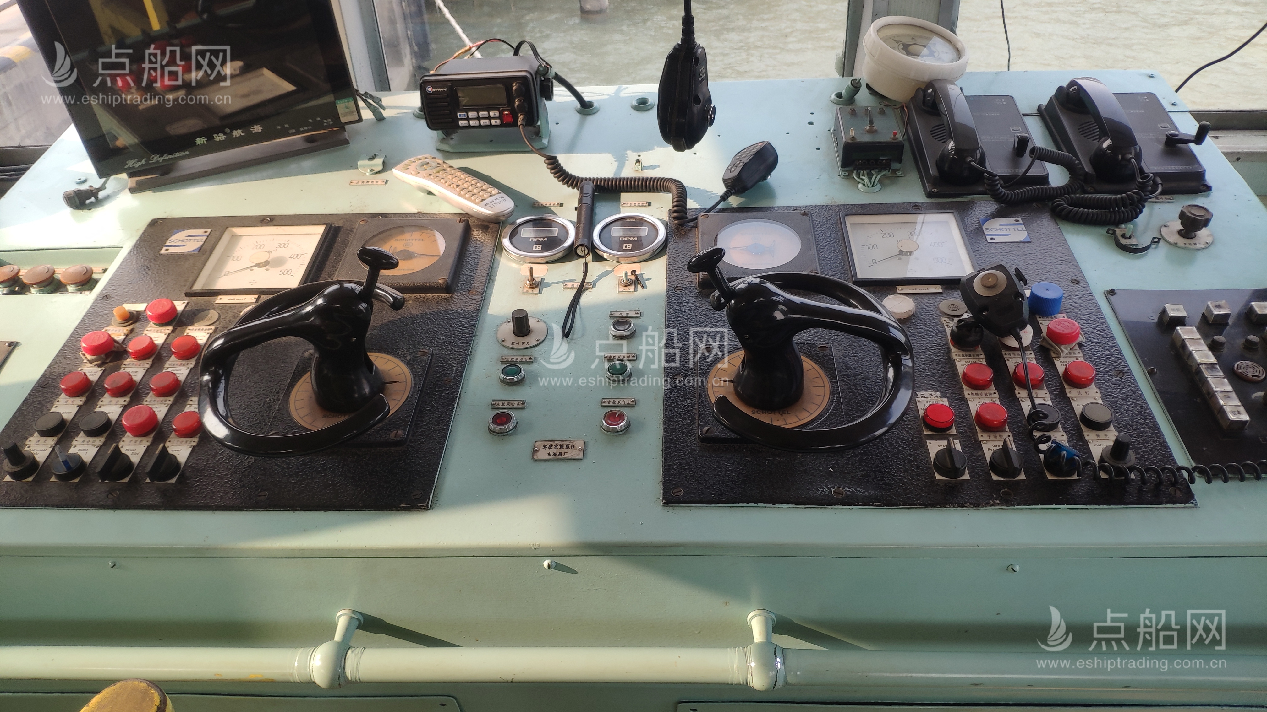 出售1265 马力港作拖轮