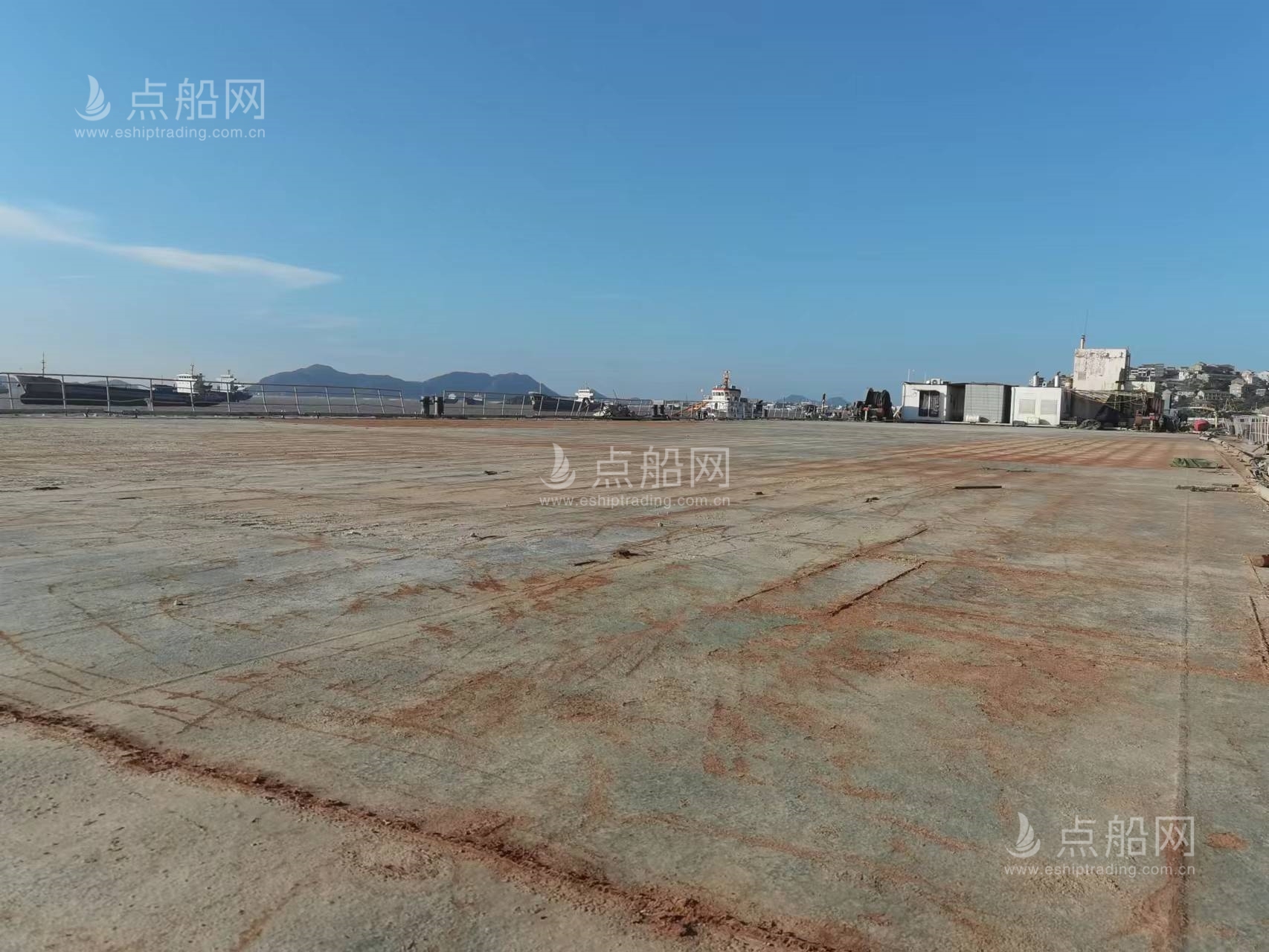 出售330尺无动力驳船