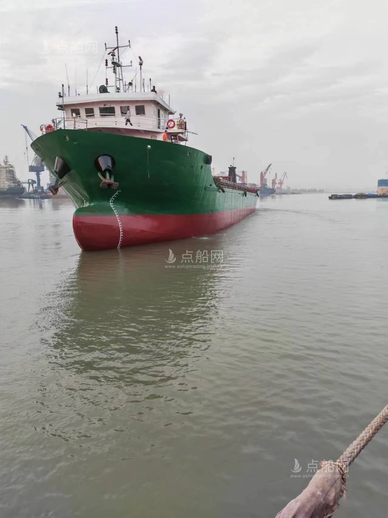 出售271箱集装箱船