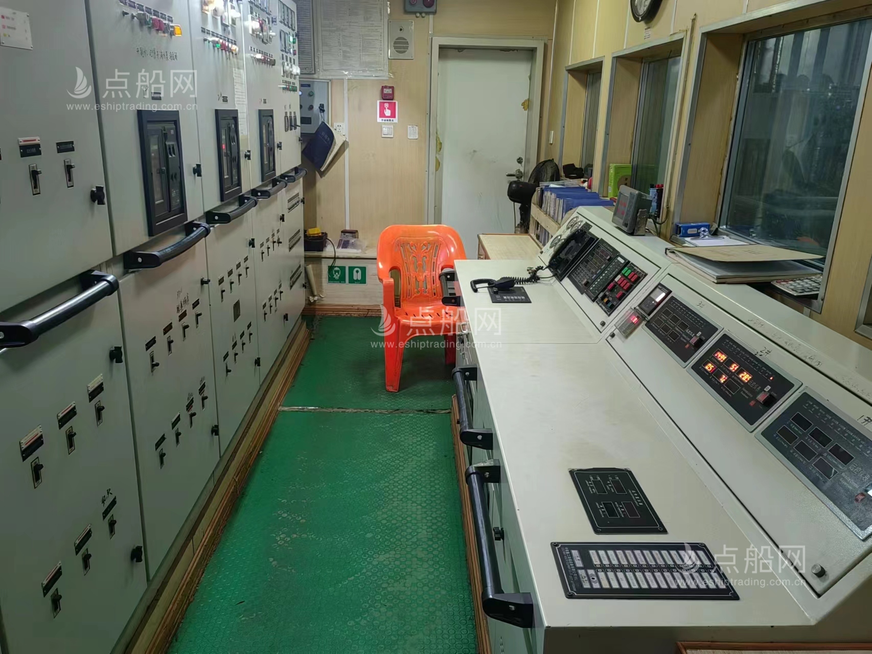 出售9885吨散货船