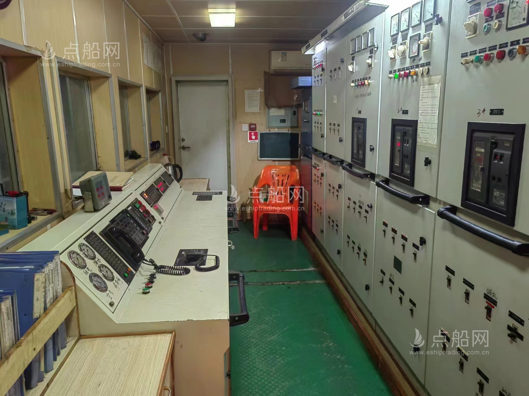 出售9885吨散货船