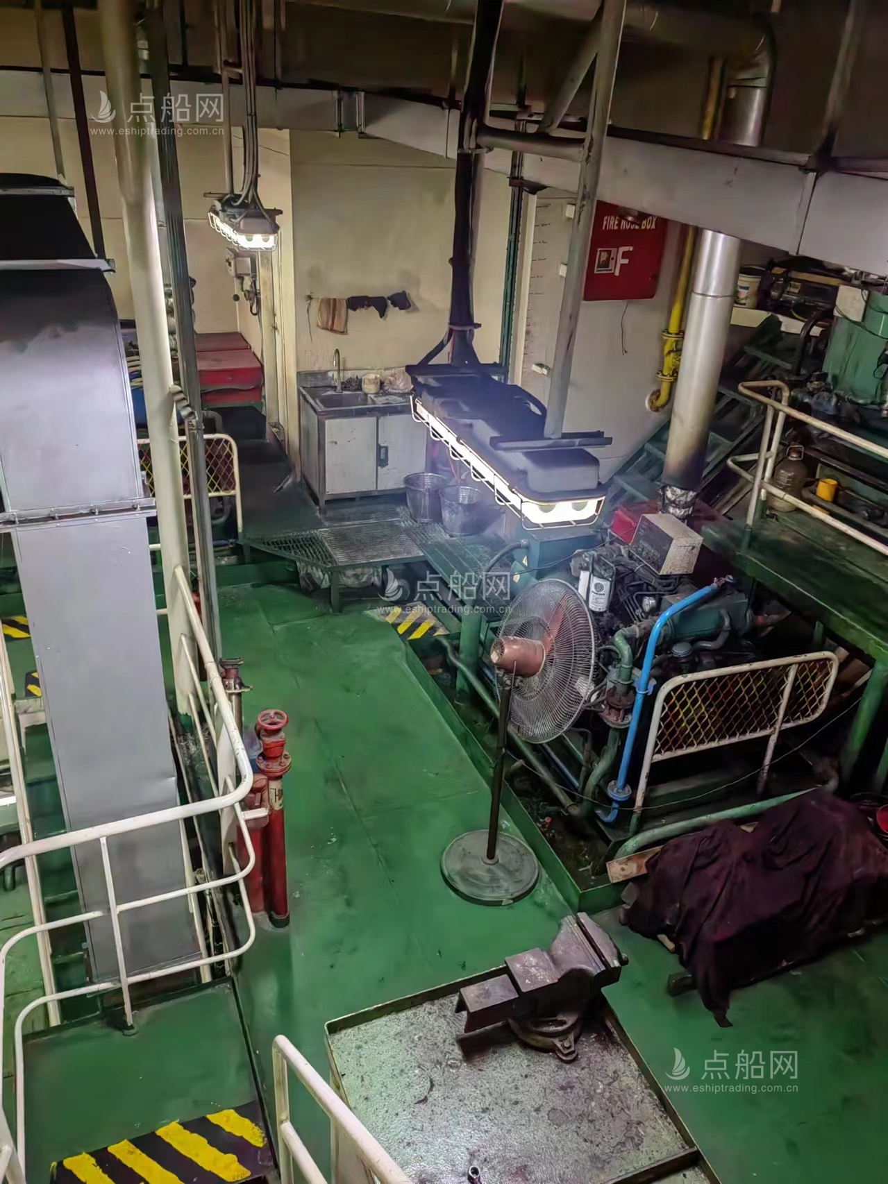 出售9885吨散货船