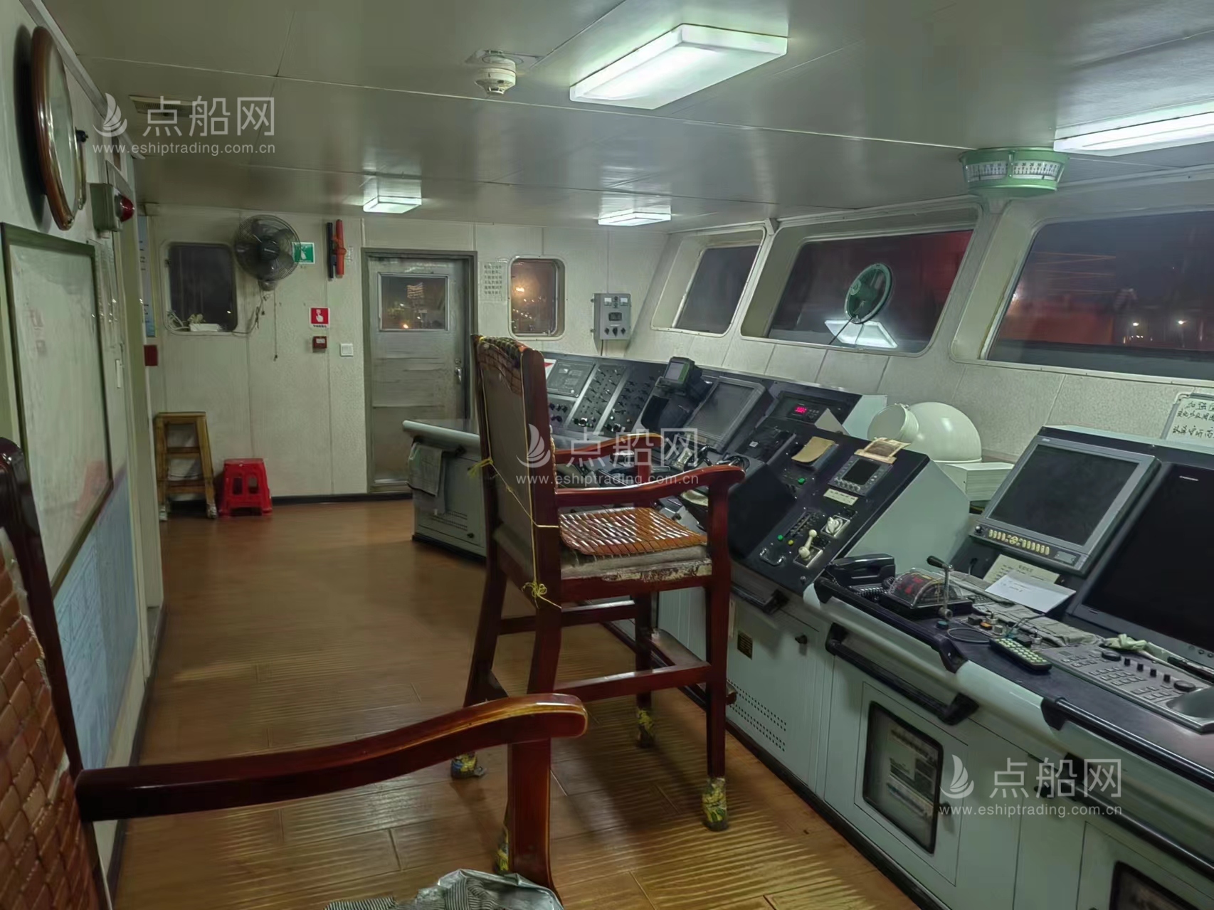 出售9885吨散货船