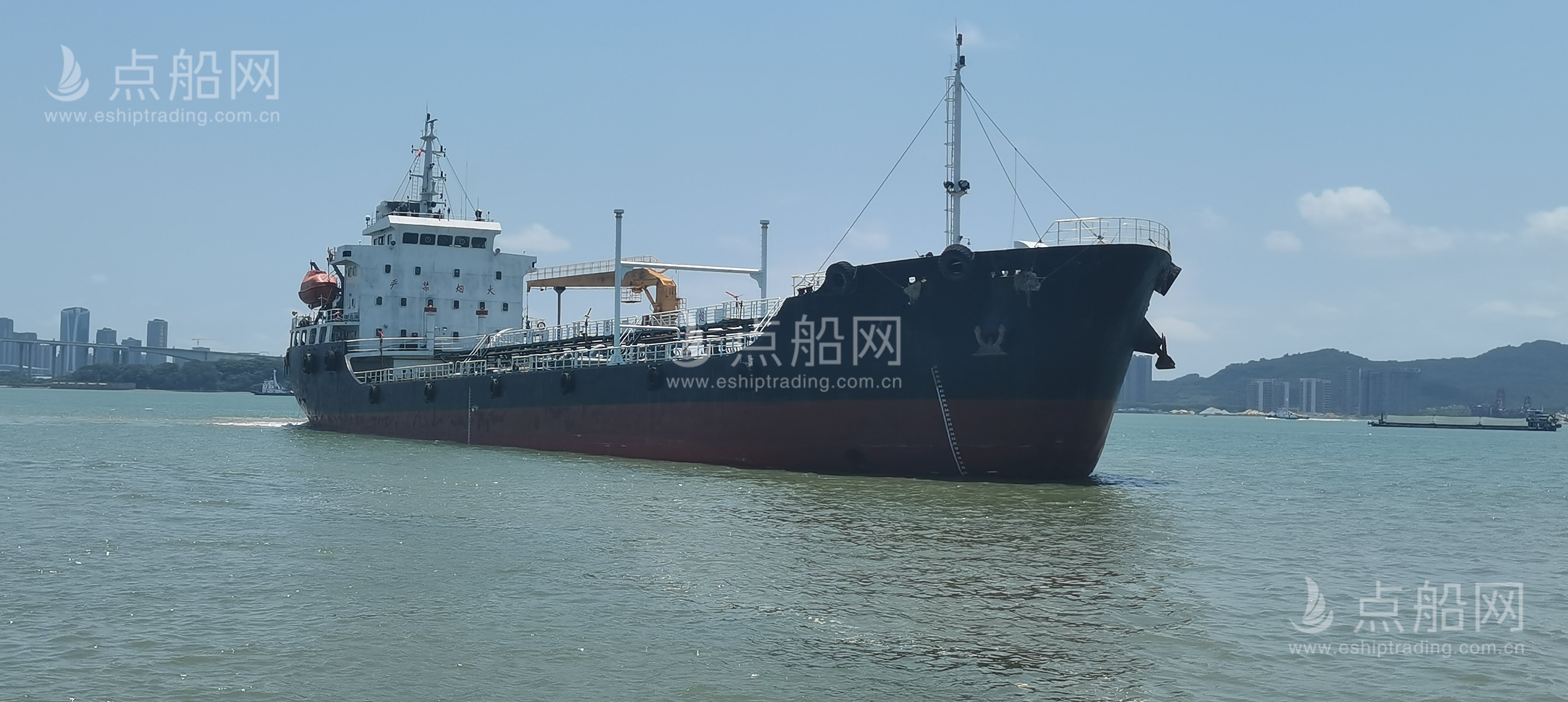 出售3800吨成品油船