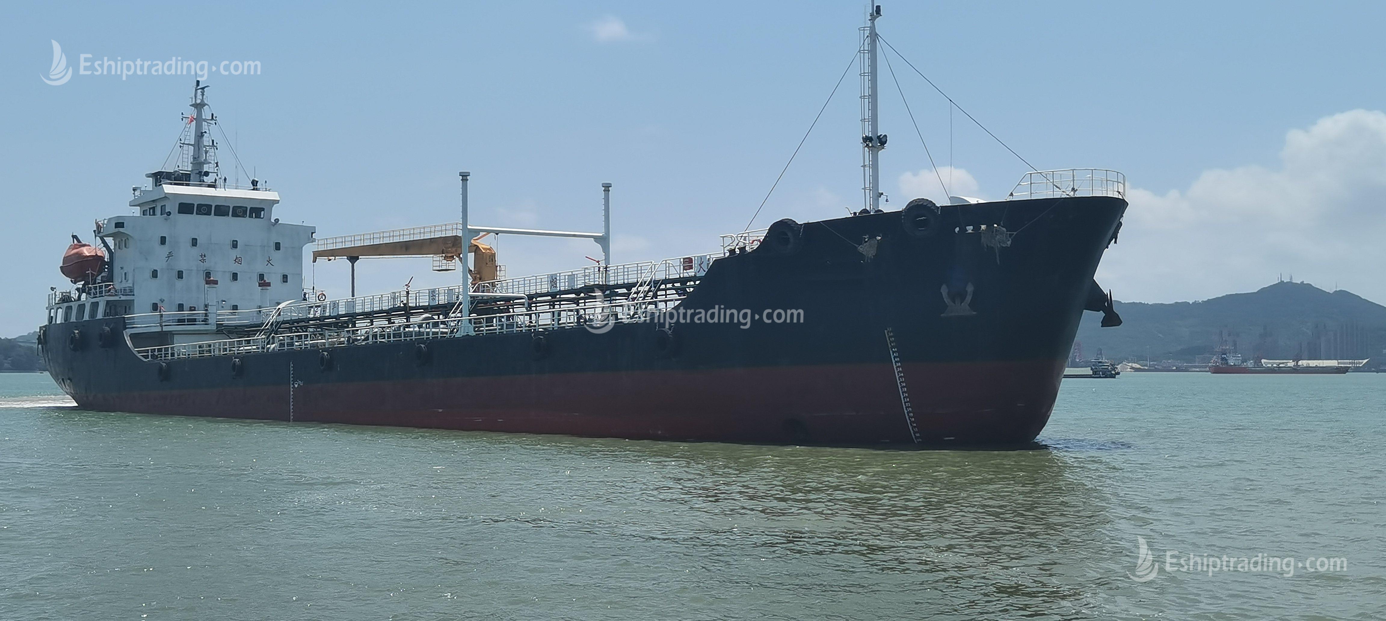 3800 T Product Oil Tanker For Sale