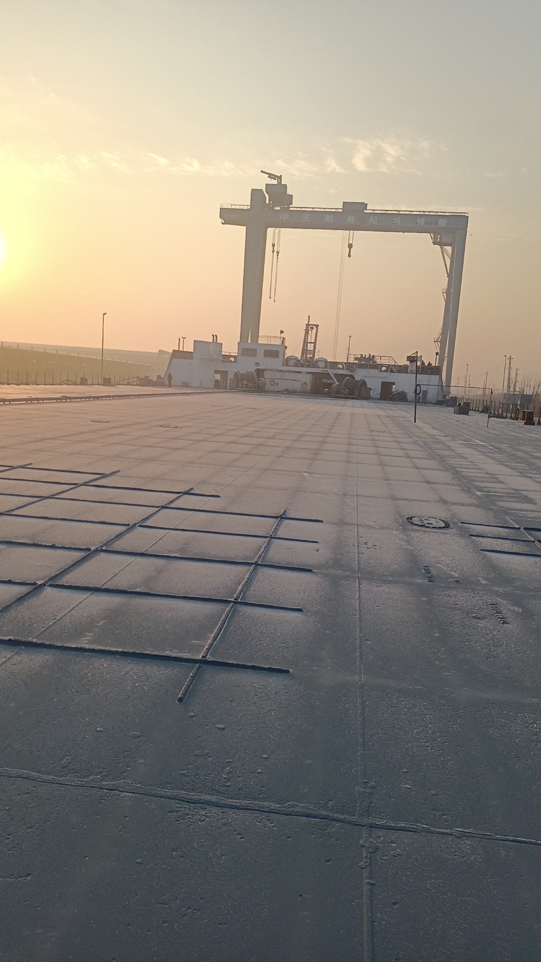 出售340尺无动力驳船