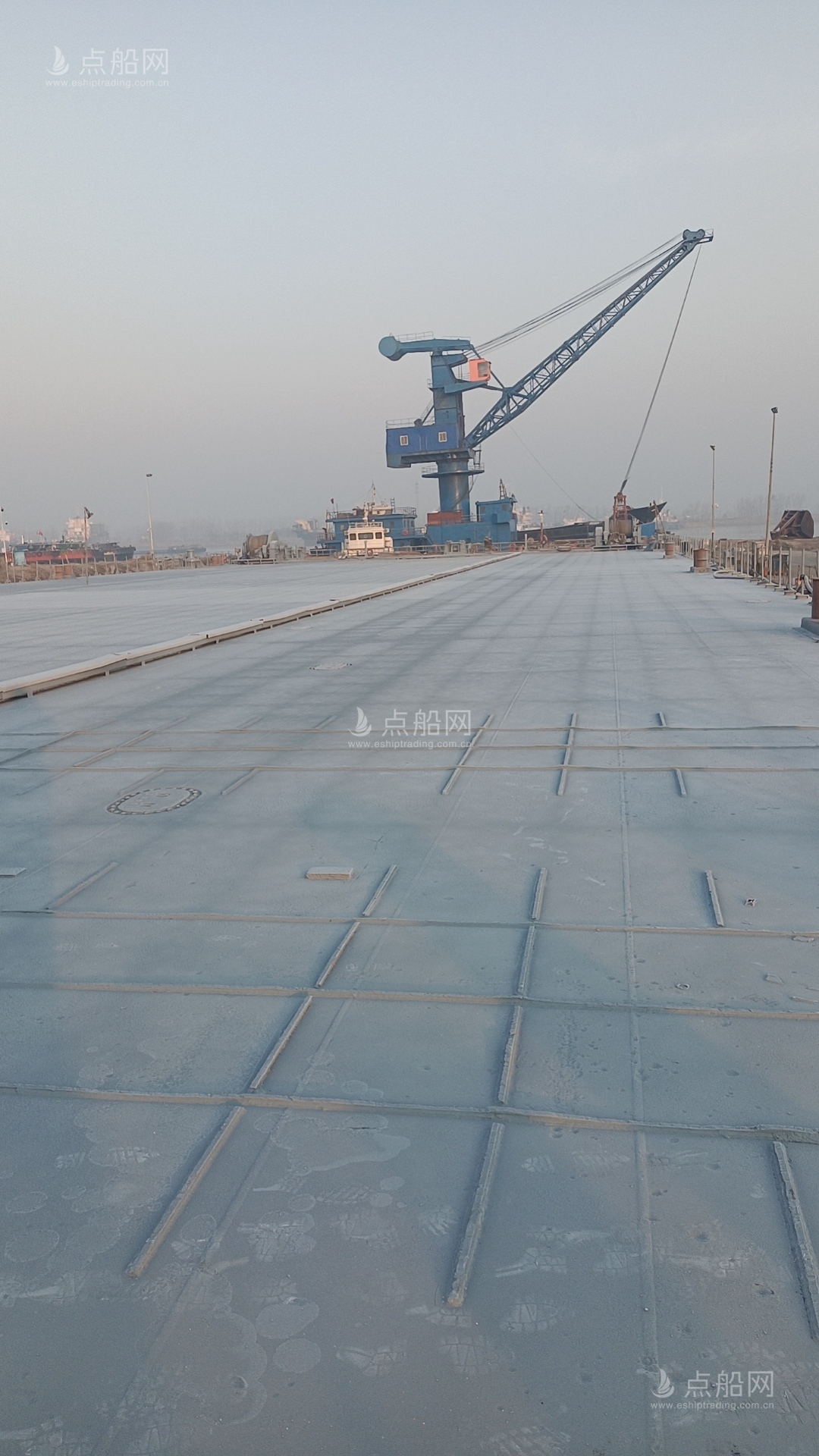 出售340尺无动力驳船