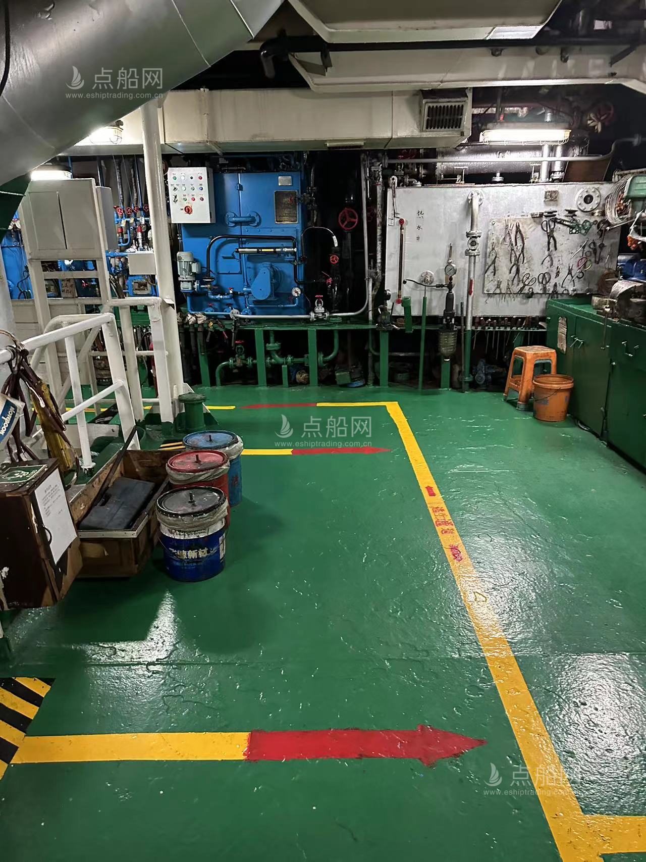 出售7500吨成品油船