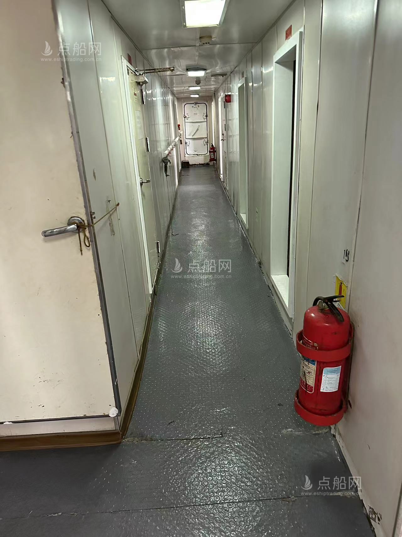 出售7500吨成品油船