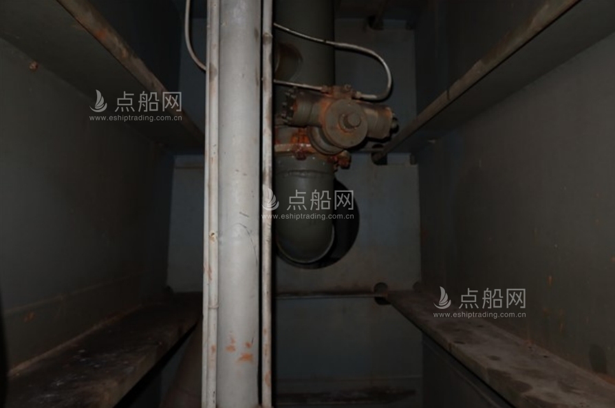 出售4380吨成品油船