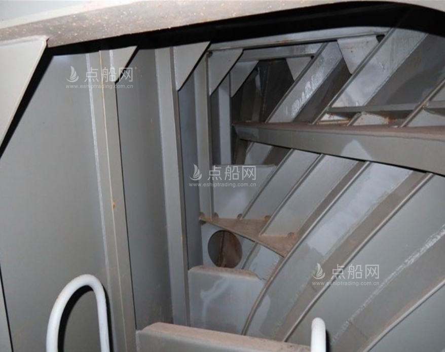 出售4380吨成品油船