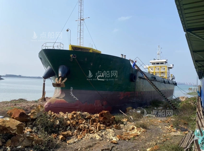 出售144箱集装箱船