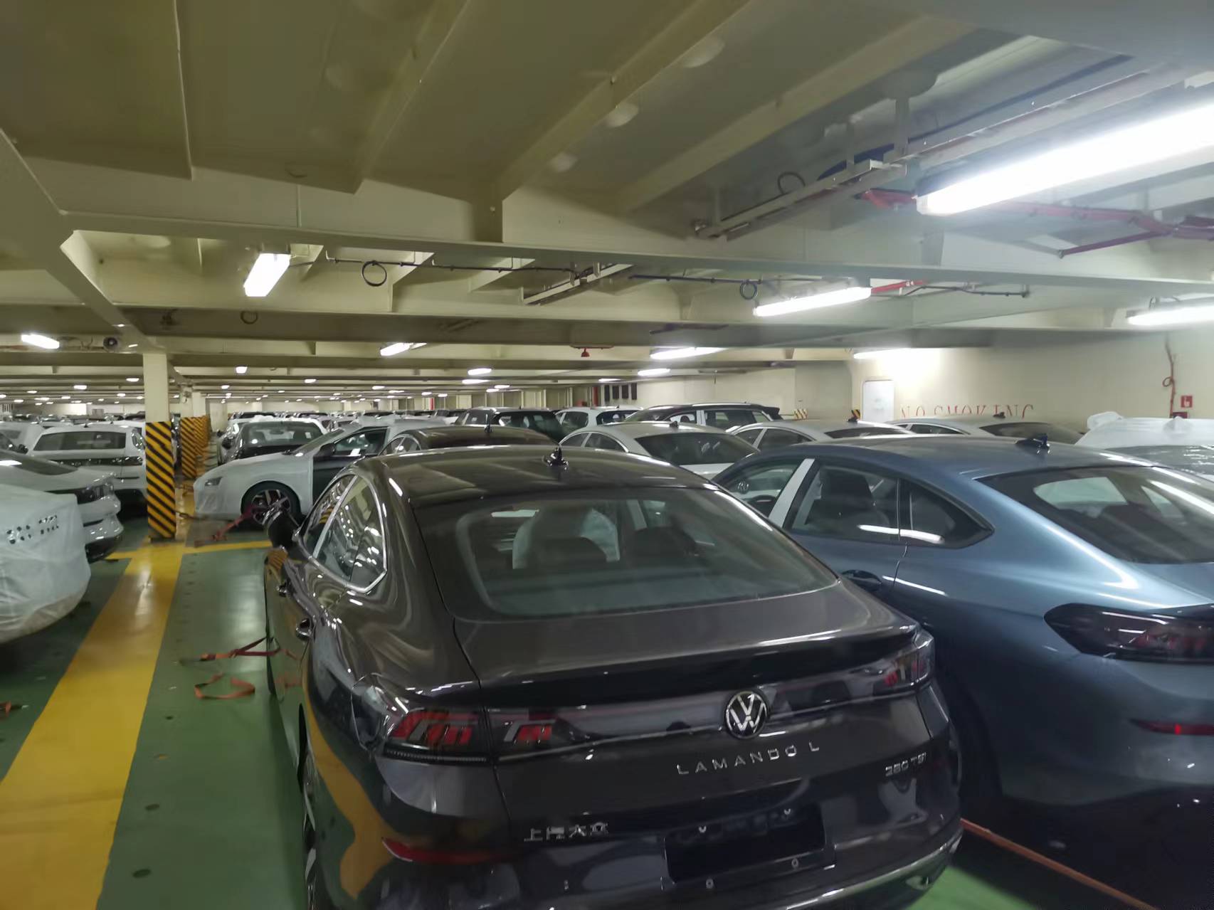 出售583辆轿车滚装船