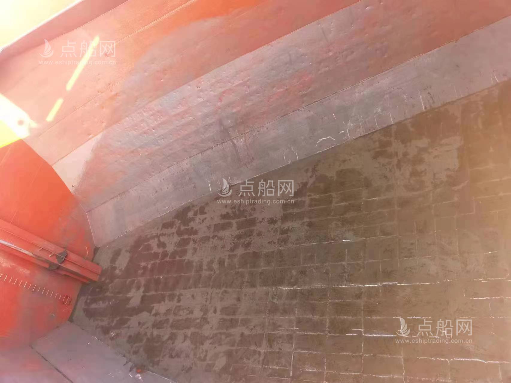 出售28000吨散货船