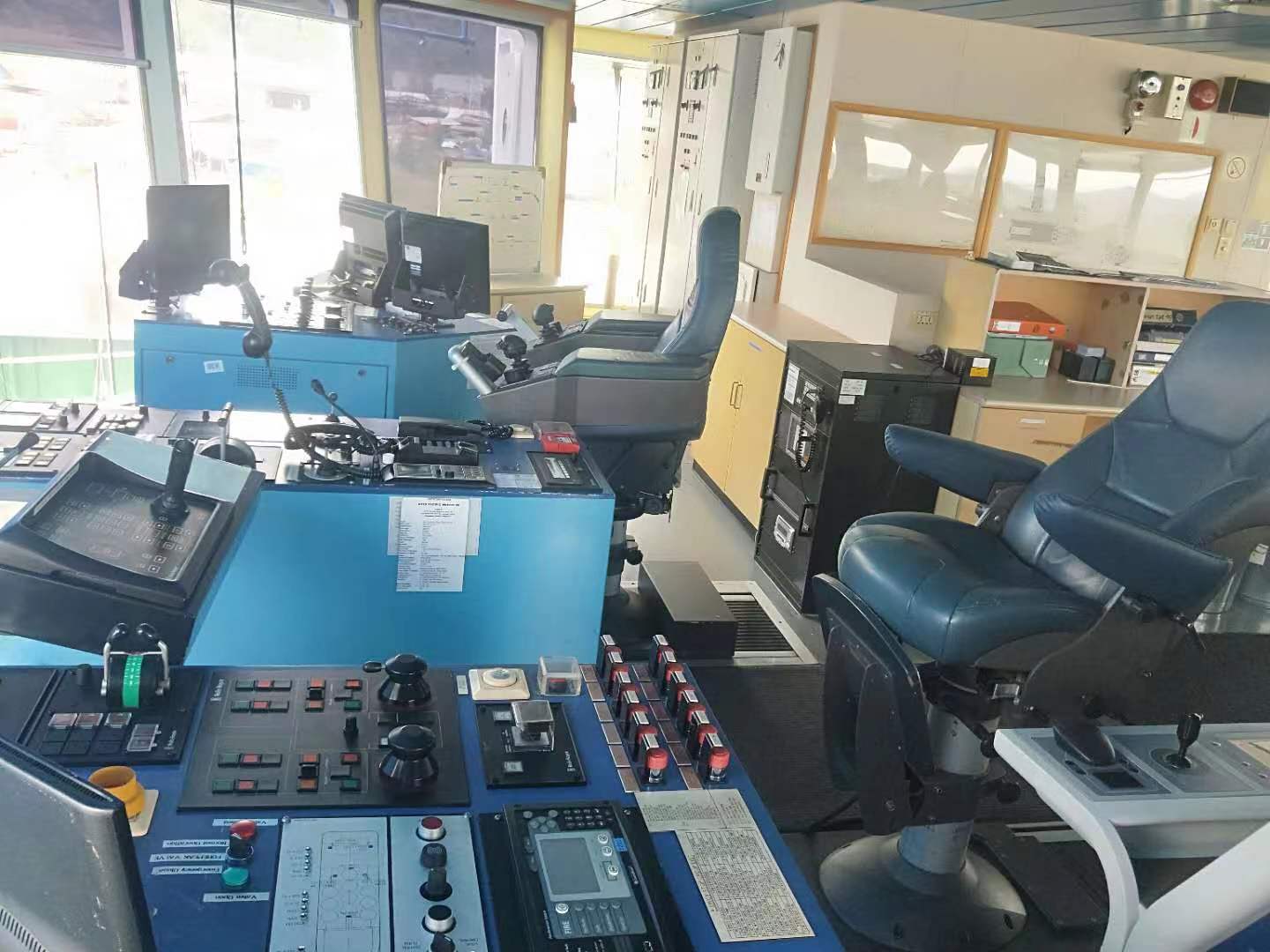 出售10812马力三用拖轮