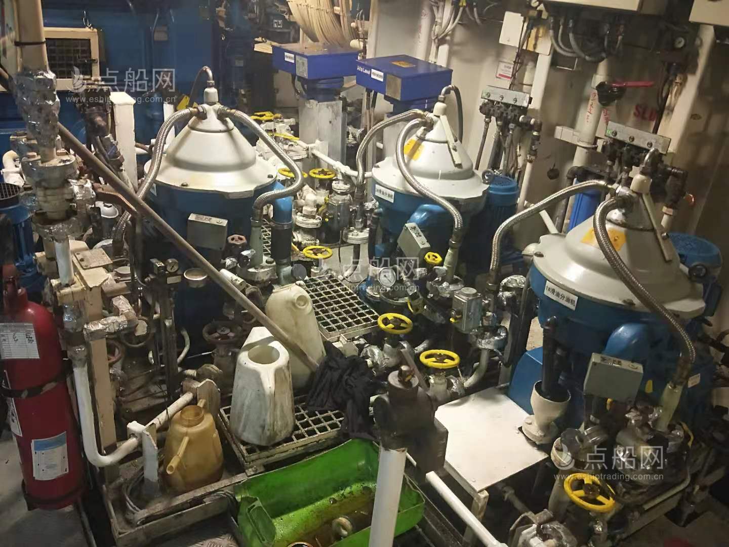 出售10812马力三用拖轮