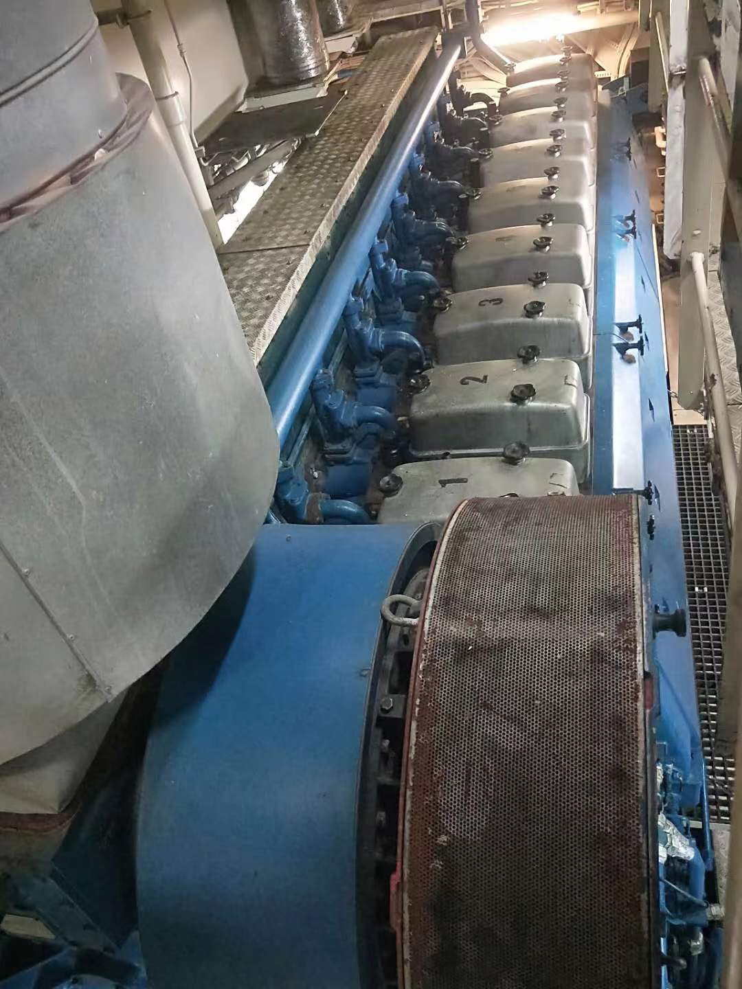 出售10812马力三用拖轮